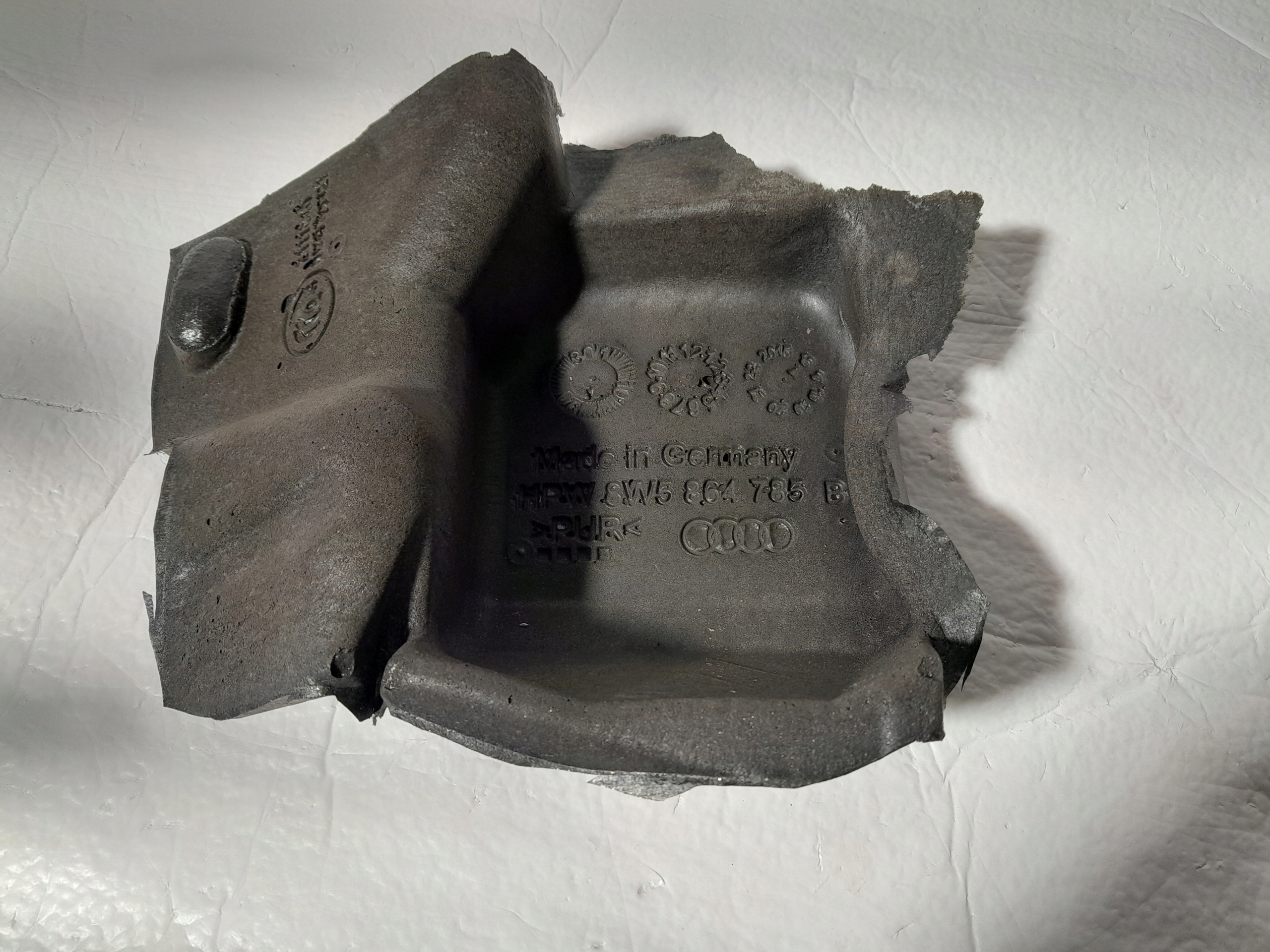 AUDI A4 B9 Insonorisation Aile 8W5864785B
