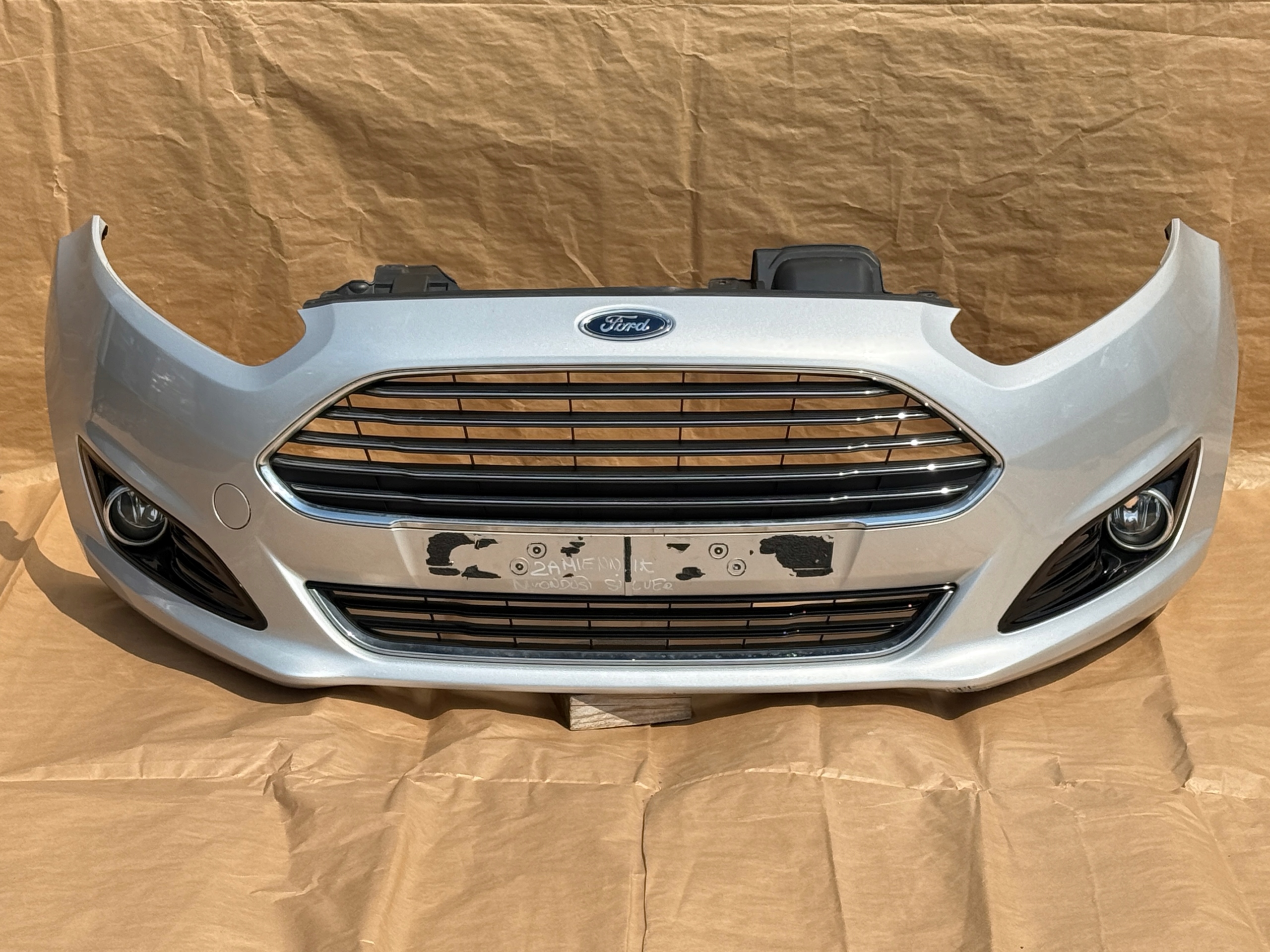 FORD FIESTA MK7 LIFT 2012-2017 nárazník předek MOONDUST SILVER
