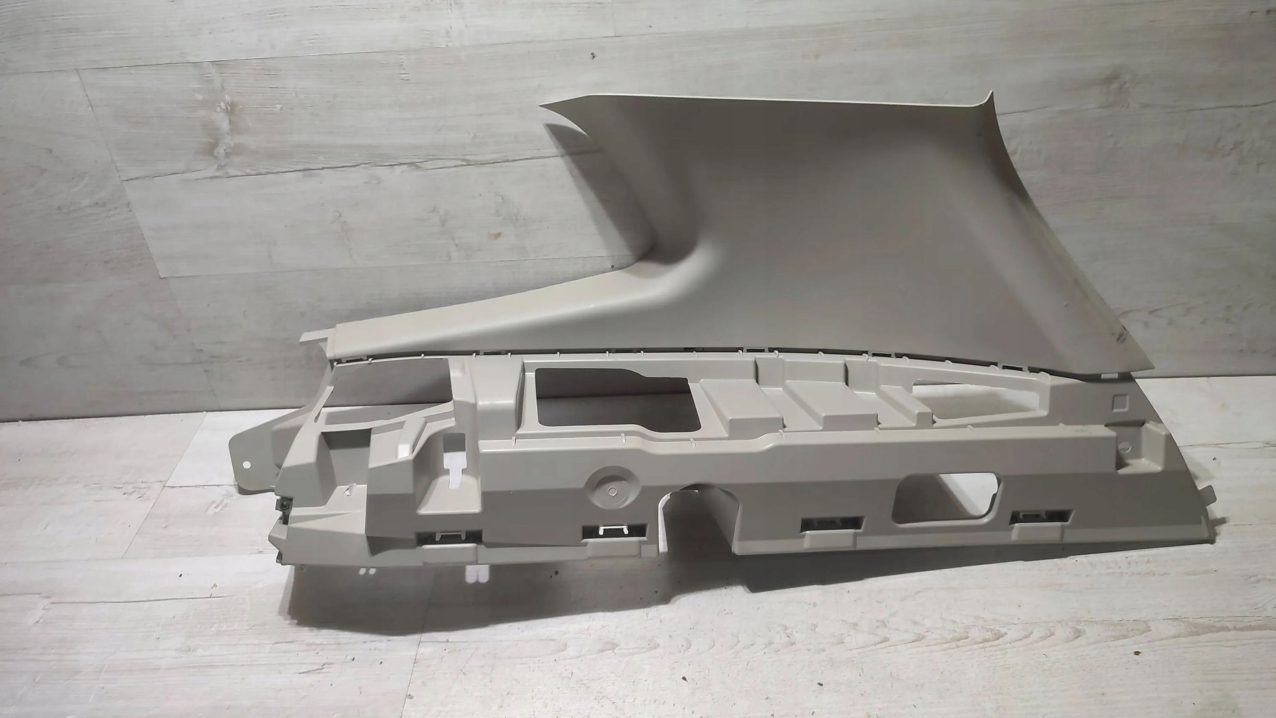 Dacia Duster II 17r 1.2 rear part side right cover side slupka