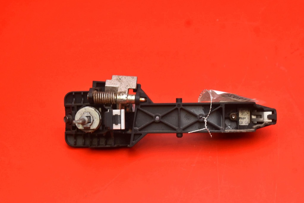 handle left front front SREBRNA HYUNDAI I30 1 and FD 07-10