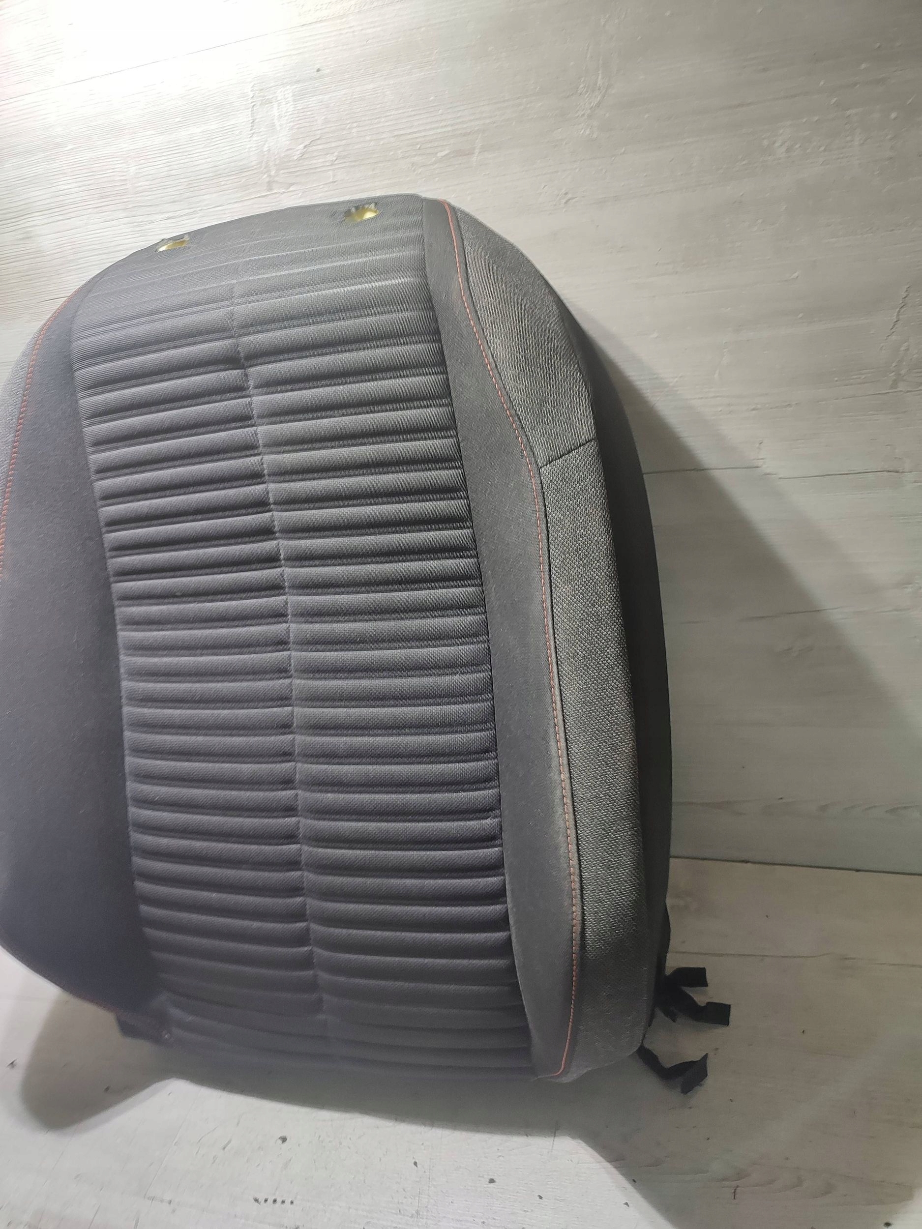 Peugeot 2008 II 2020 front side right side seat oparcie