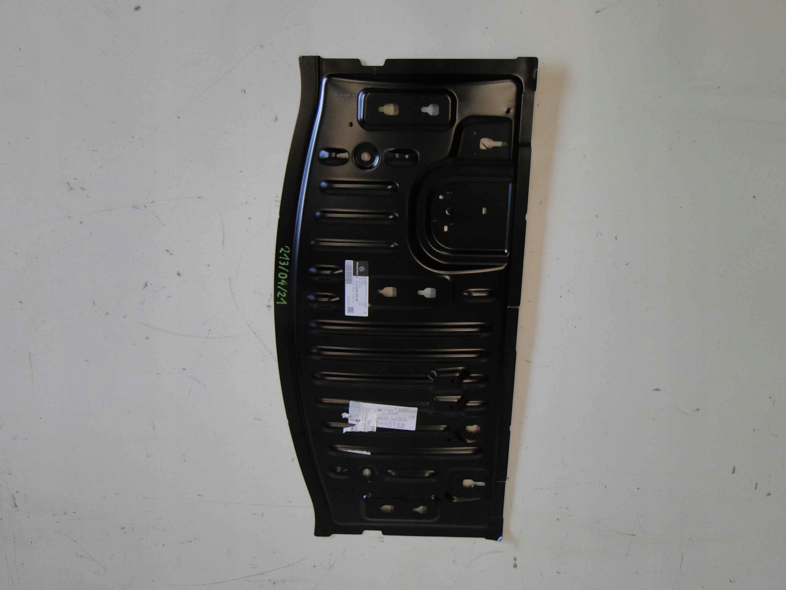 MERCEDES CLS 257 PODLOGA BAGAZNIKA TYLNA Part number A2136400900