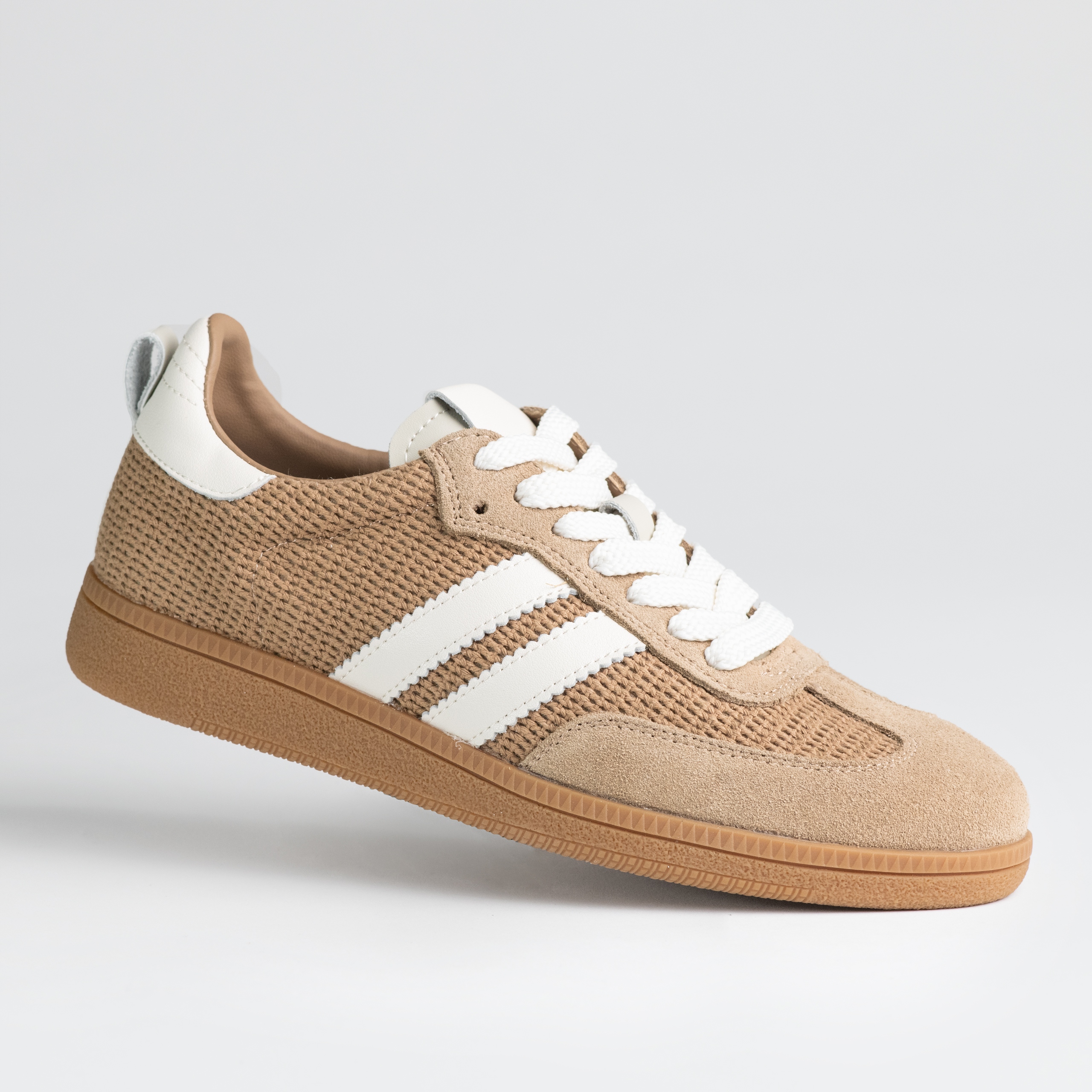 Sportovní dámská obuv z přírodní kůže Goodin SZ-050 karamel/bronz ažur 40