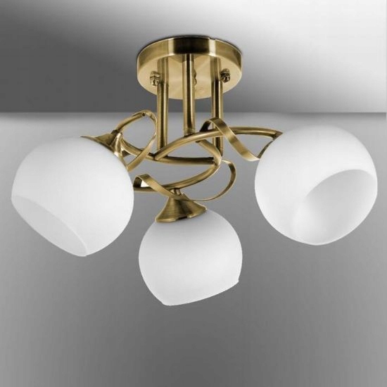 Klasický lustr na tři žárovky, pásky ze starého zlata, do obývacího pokoje