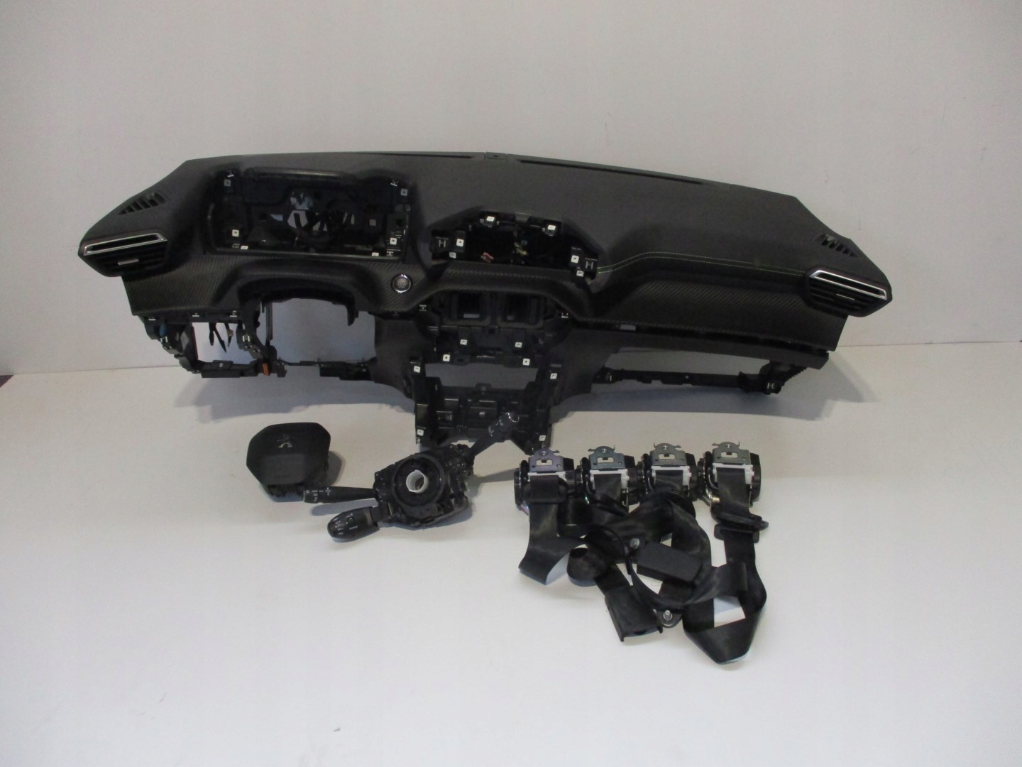 console dashboard PEUGEOT 2008 II GT CARBON