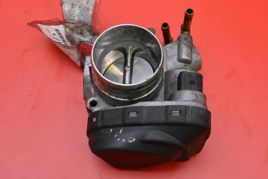 valvola a farfalla 06A133062A VW GOLF 5 V 1.6 8V 102 KM 03-09