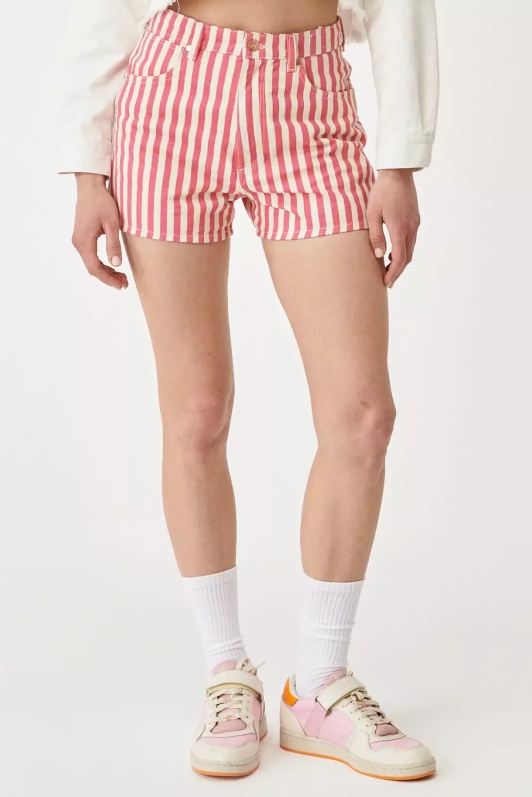 Dámské kraťasy kraťasy Wrangler High Rise Short Raspberry W25JXW46Z W28