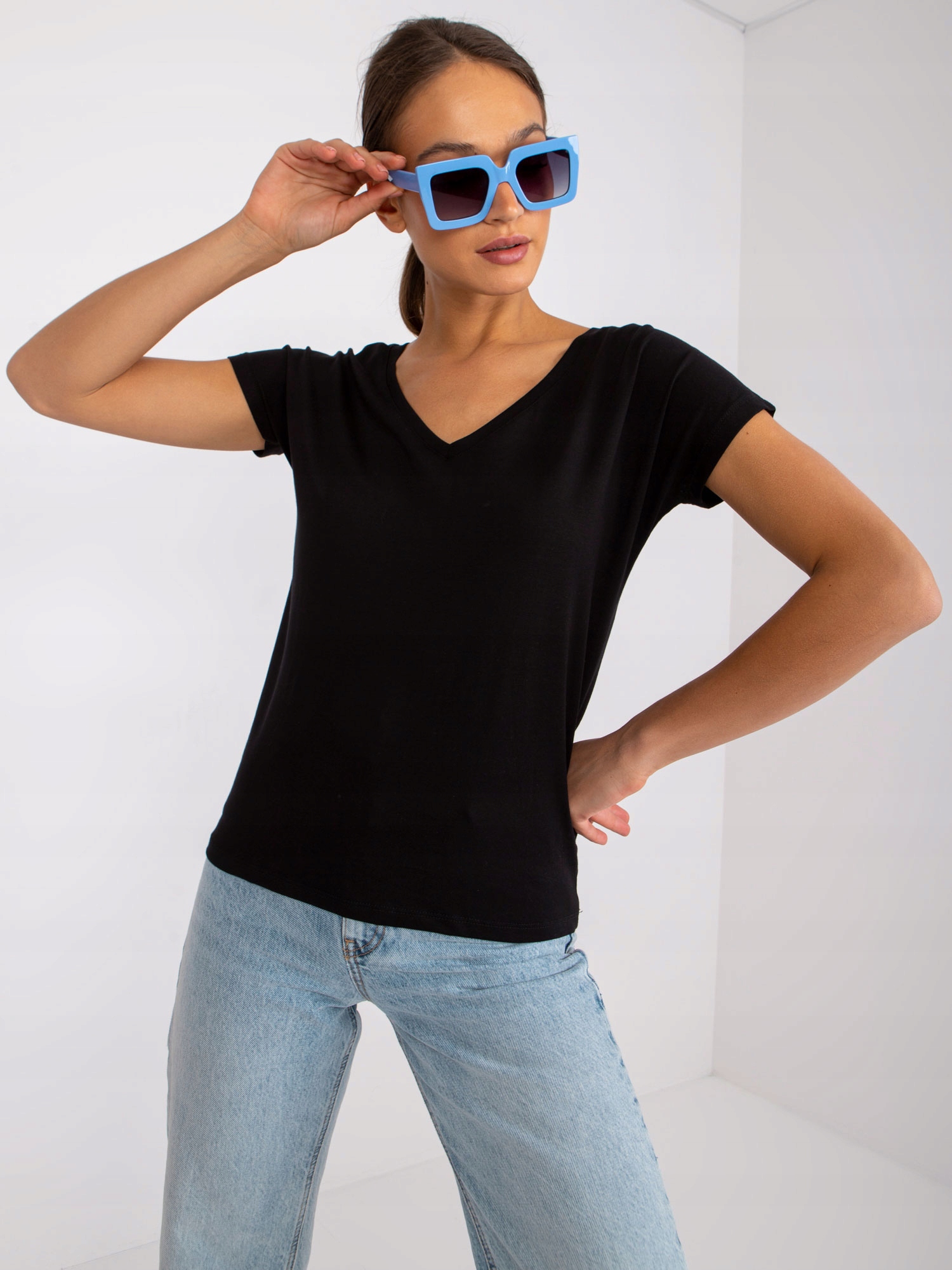 T-SHIRT DAMSKI KOSZULKA BAWEŁNIANA V-NECK SEREK Marka Basic Feel Good