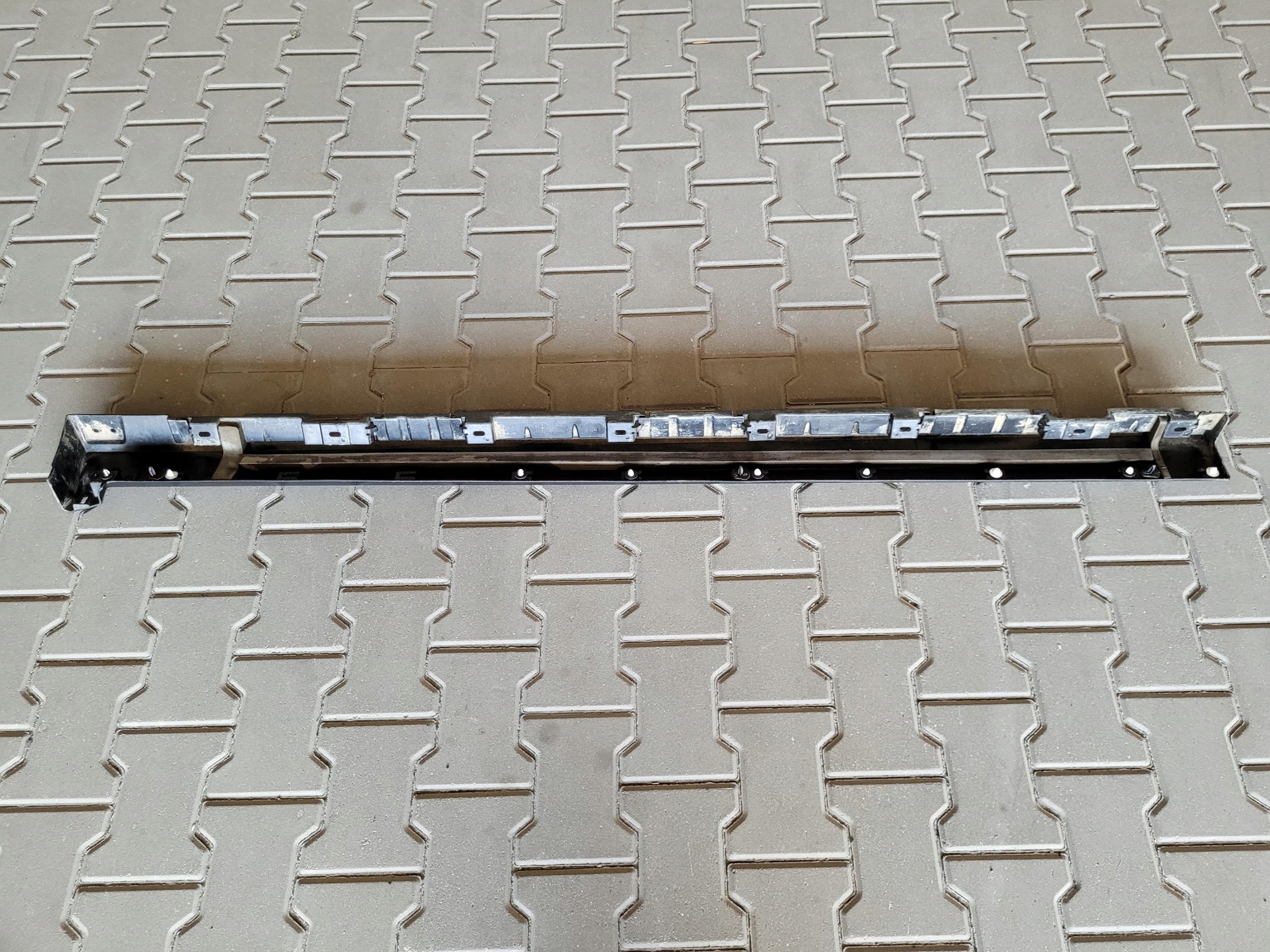 moulding cap threshold right HK83-101D56-BF JAGUAR F-PACE X761
