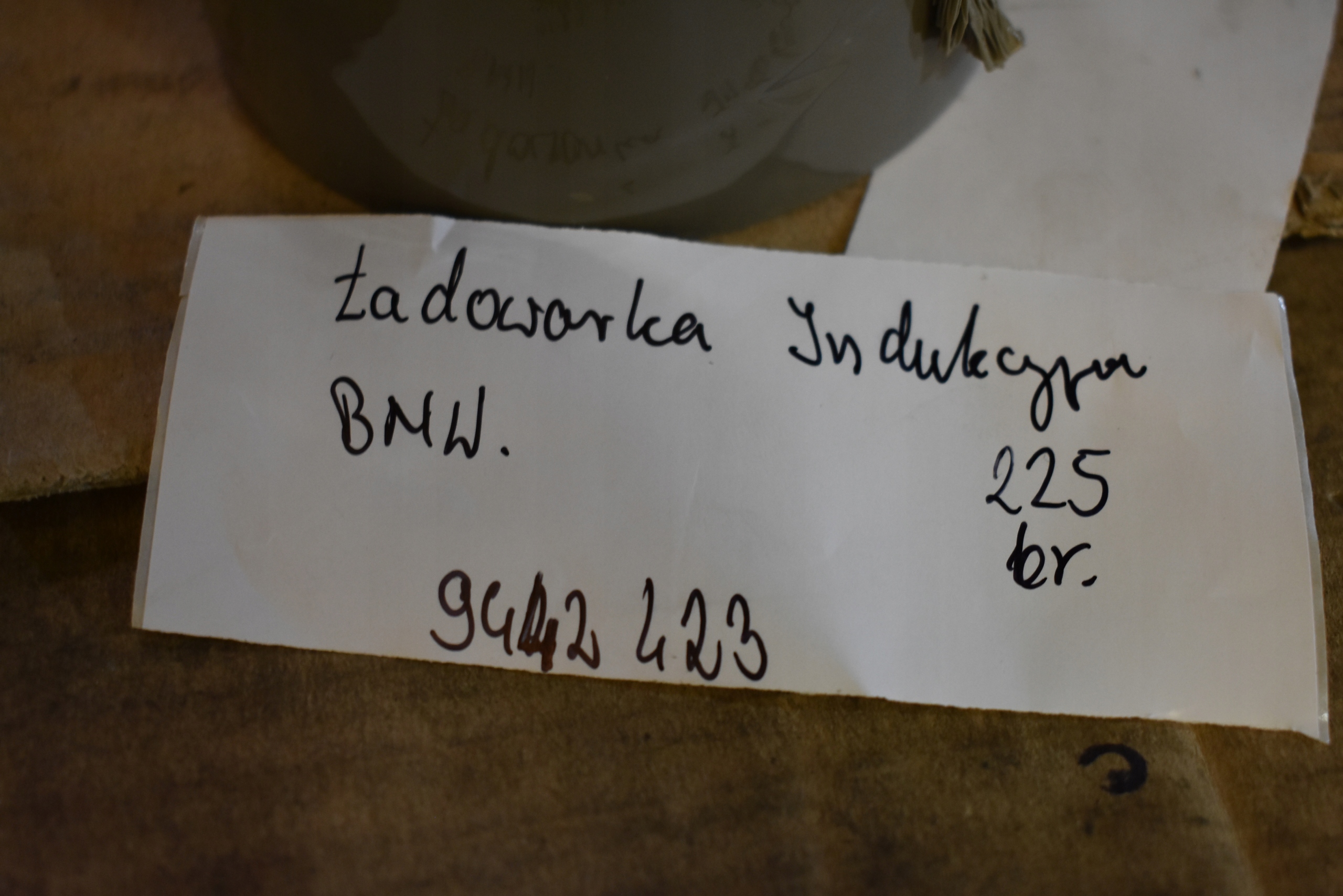 IDEALNA LADOWARKA INDUKCYJNA BMW 1 9