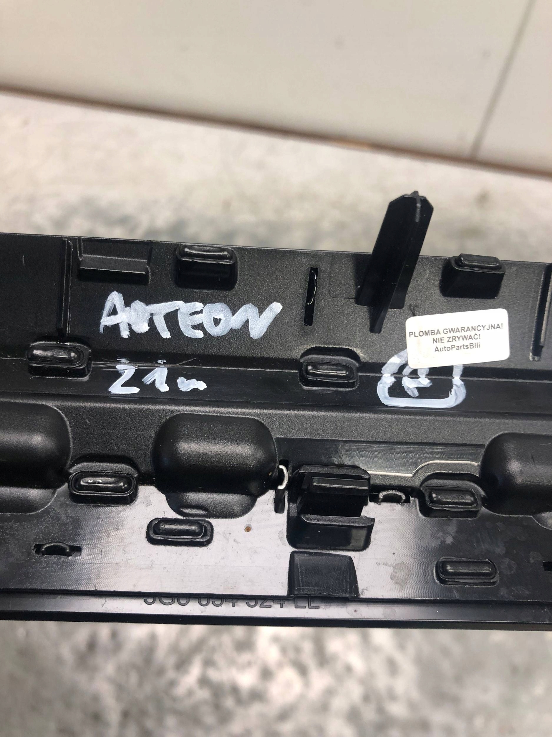 Moulage DEKOR Console YDU VW ARTEON 3G8853262K
