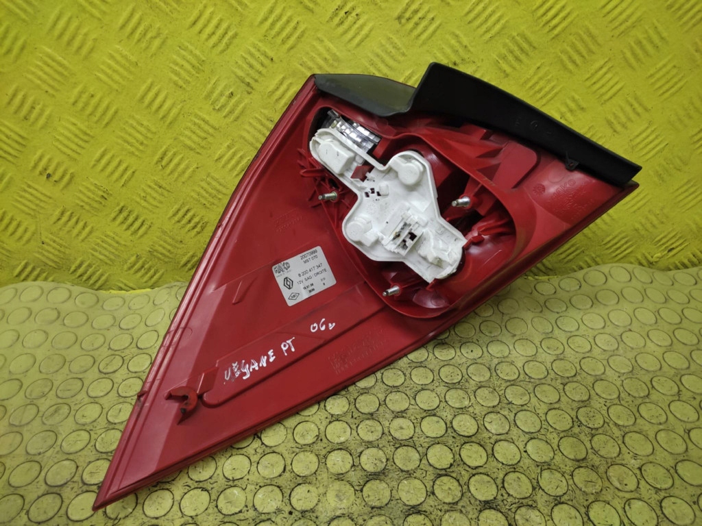 RENAULT MEGANE II light right rear part 8200417347