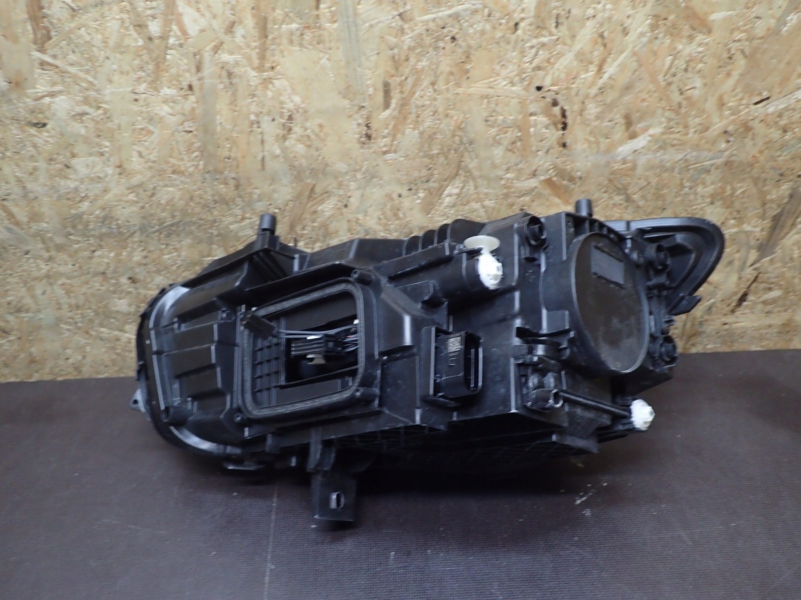 LIGHT FRONT RIGHT MERCEDES B KLASA W247 FULL LED