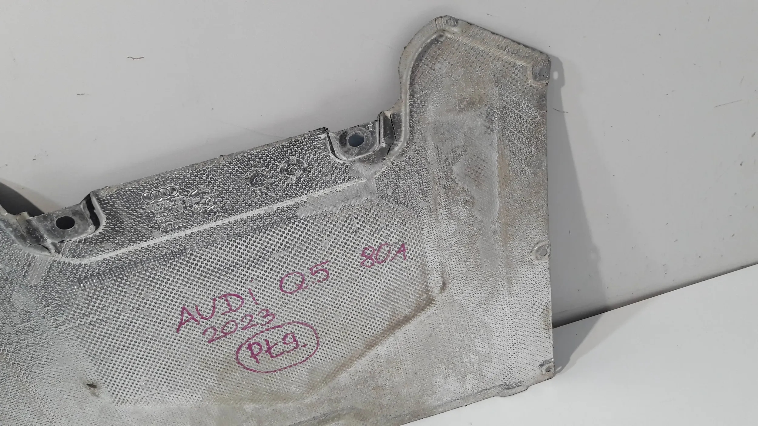 Audi Q5 80A motor cover lower 80A-825-209 / 2023 ROK (PL9)