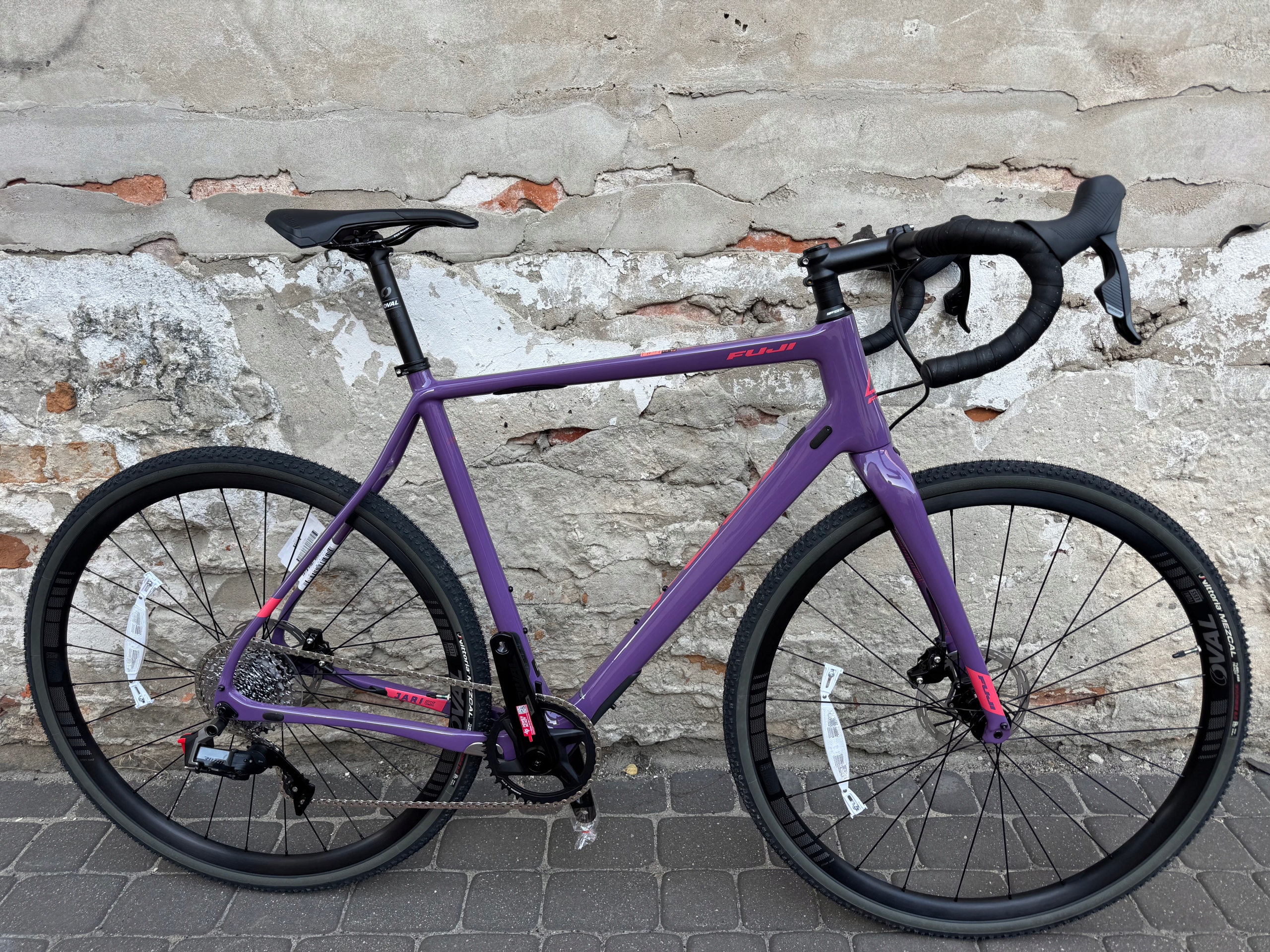 Rower gravel Fuji Jari CX roz. M 56cm koło 28" fioletowy Sram Rival Axs