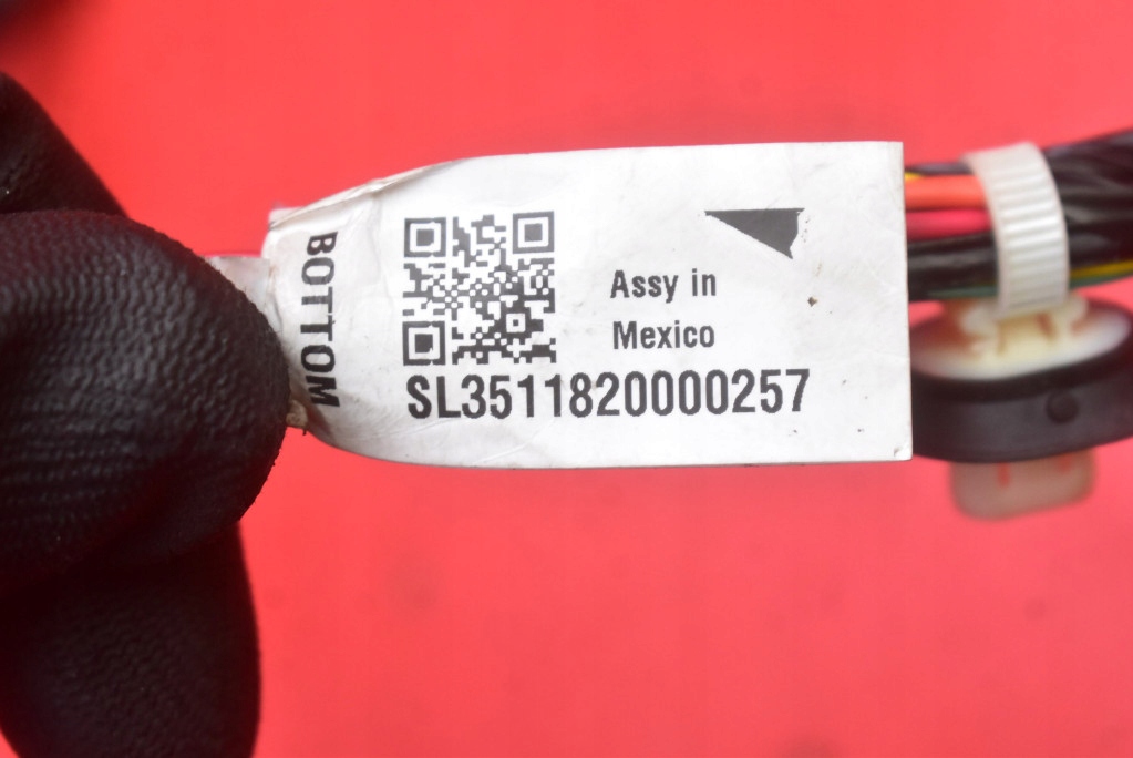 bundle door left front 1067957-00-F TESLA MODEL 3 17-21