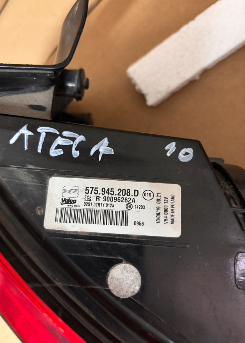seat Ateca фонарь правый 575945208D