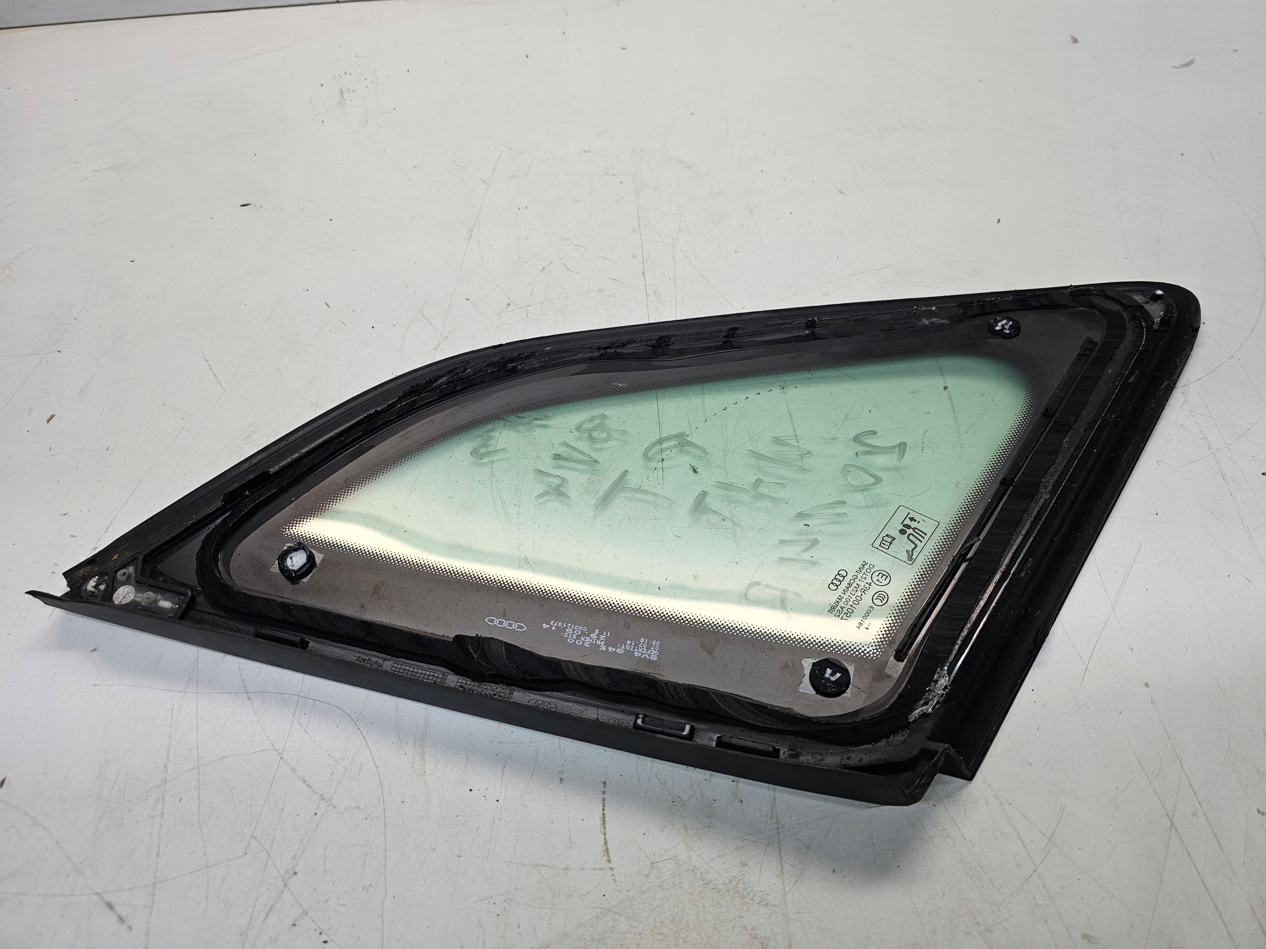 window bodywork below MAT AUDI A3 8V4 5-door right rear part 2014R