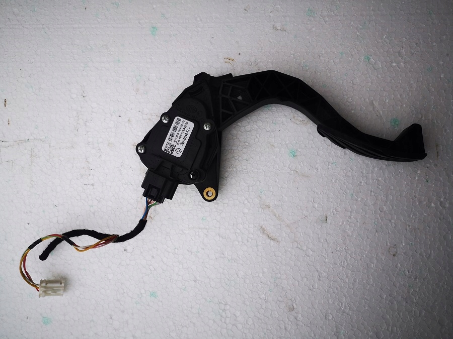 POTENCJOMETR GAZU Dacia 180108467R