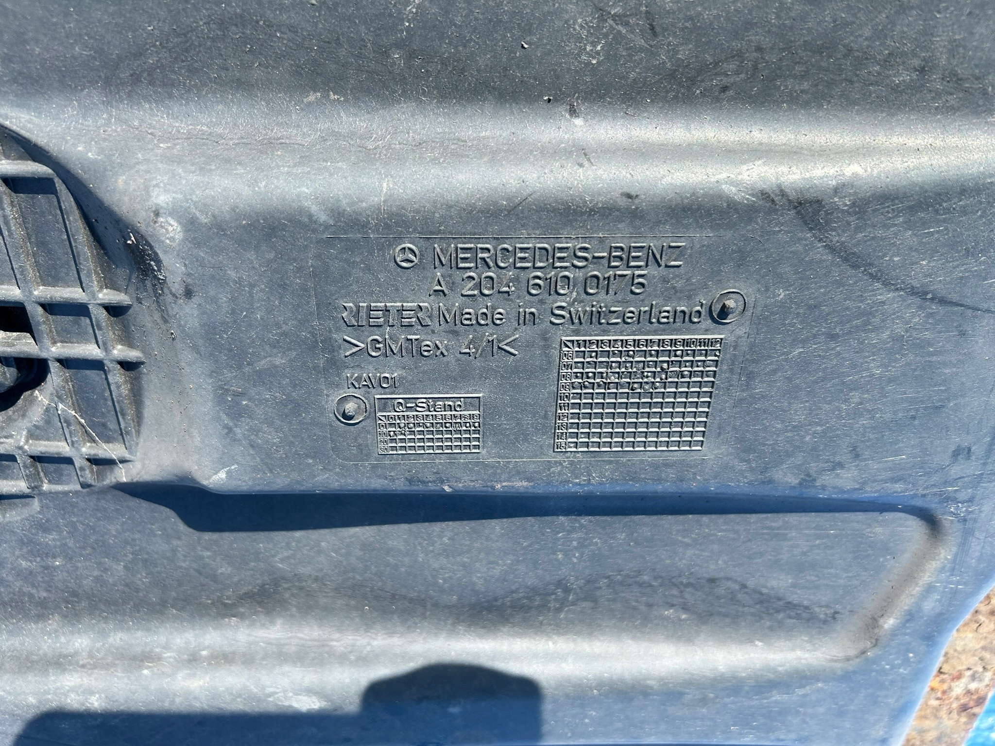 MERCEDES W207 W204 sump floor boot 2046100175