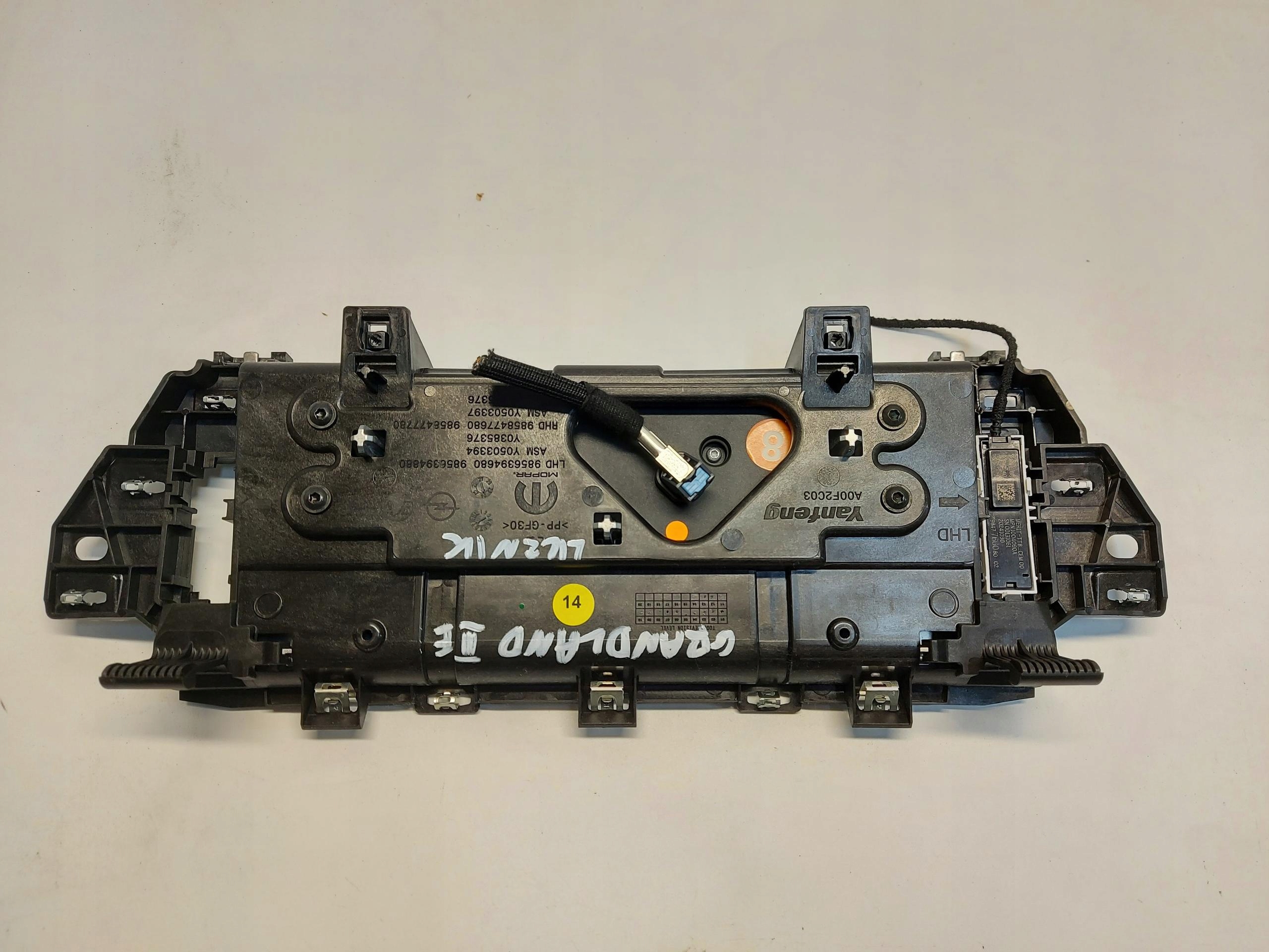 OPEL Grandland II dials display 9856394680
