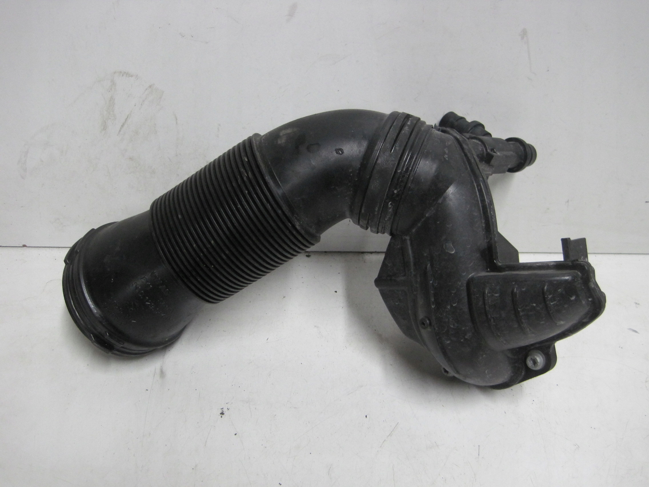pipe hose VW 05C129654