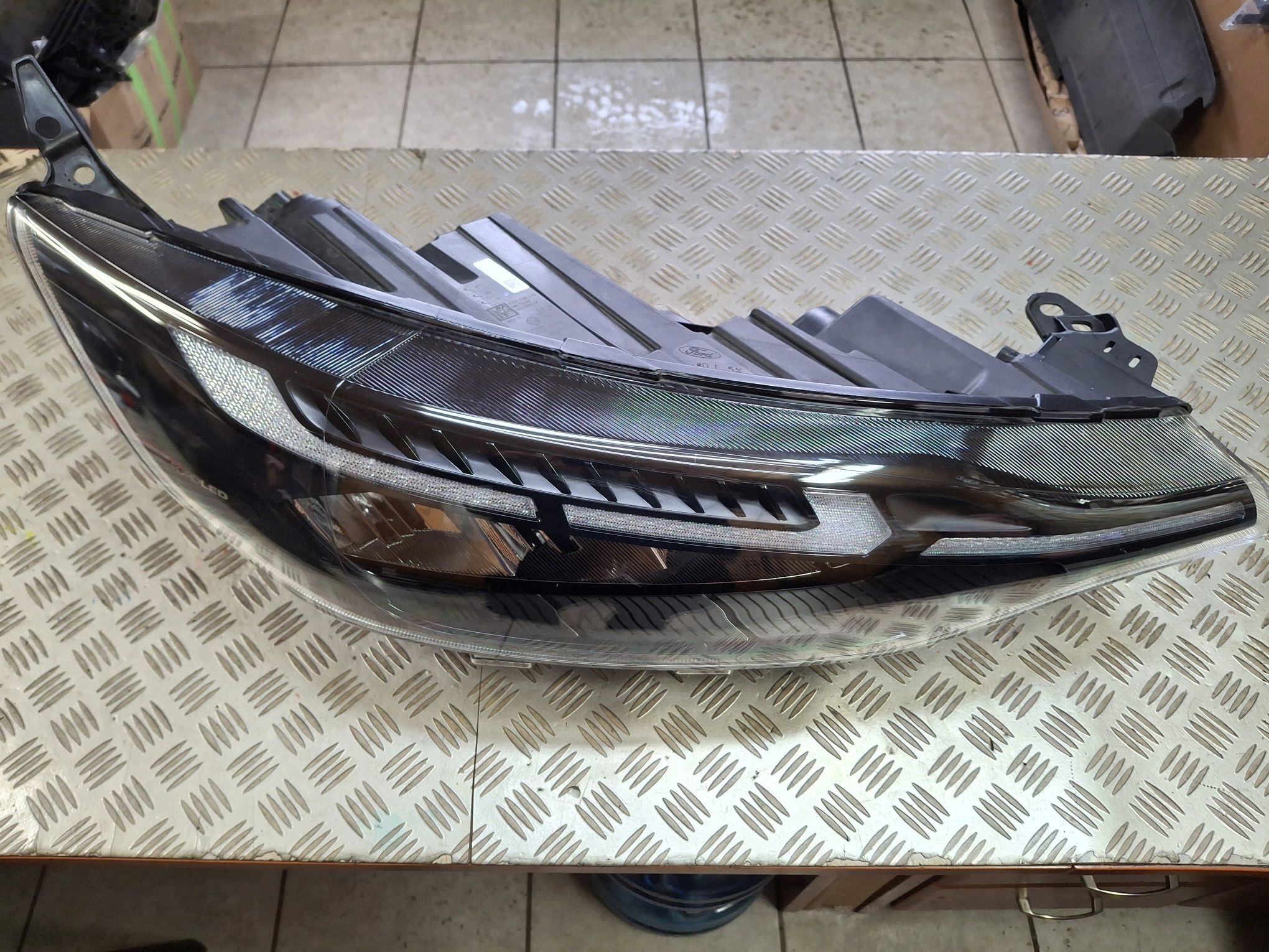 Licht rechts vorne FULL LED FORD CUSTOM II MK2 2023R->