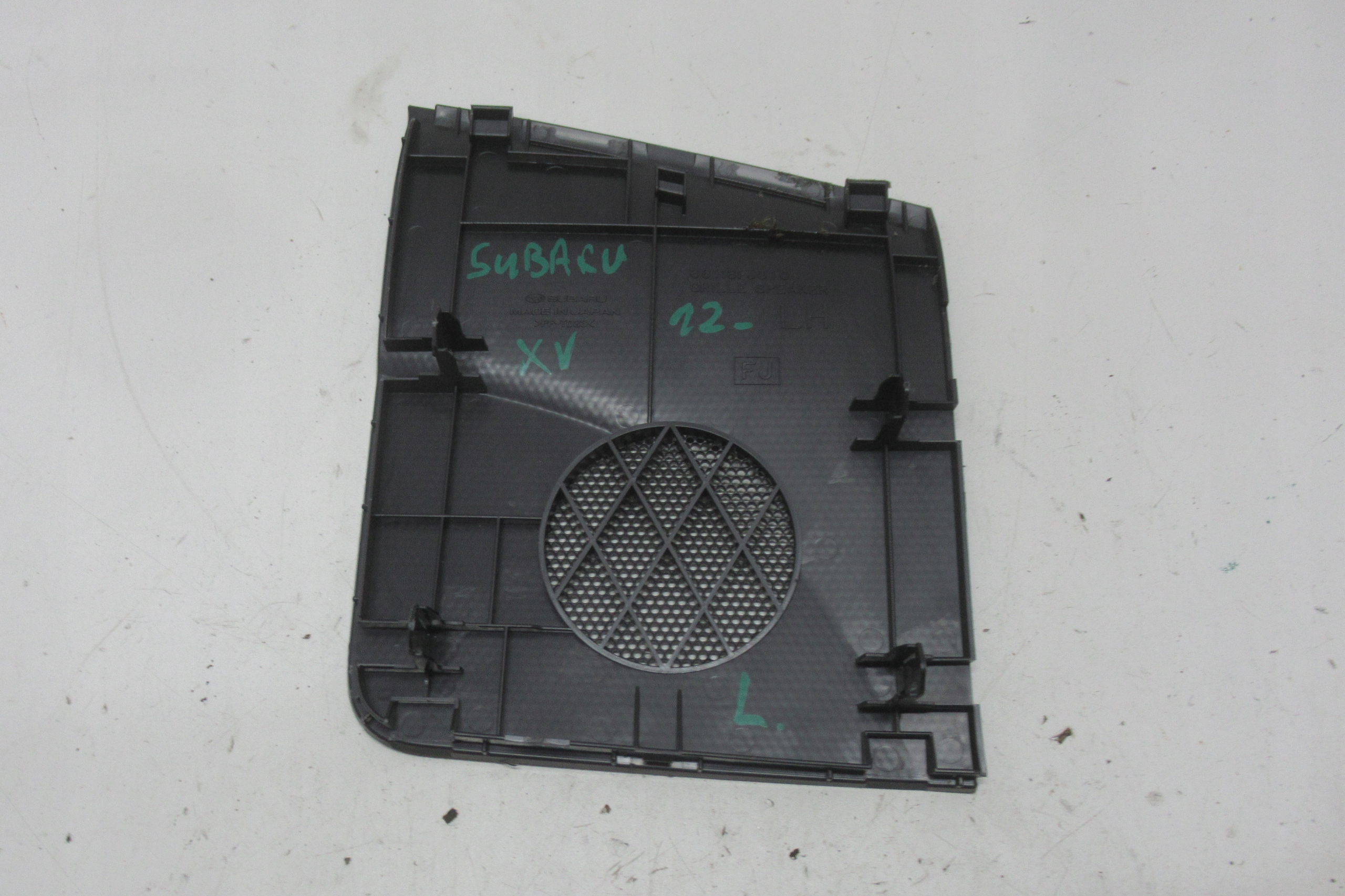 SUBARU XV 12R Couvre de couverture du haut parleur Gauche
