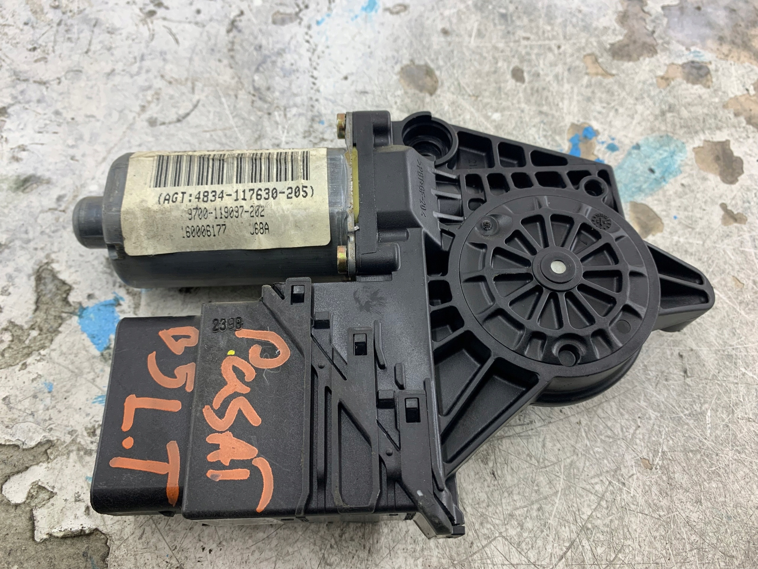 VW PASSAT B5 KOMBI mini motor windows left rear part 3B9839751AF