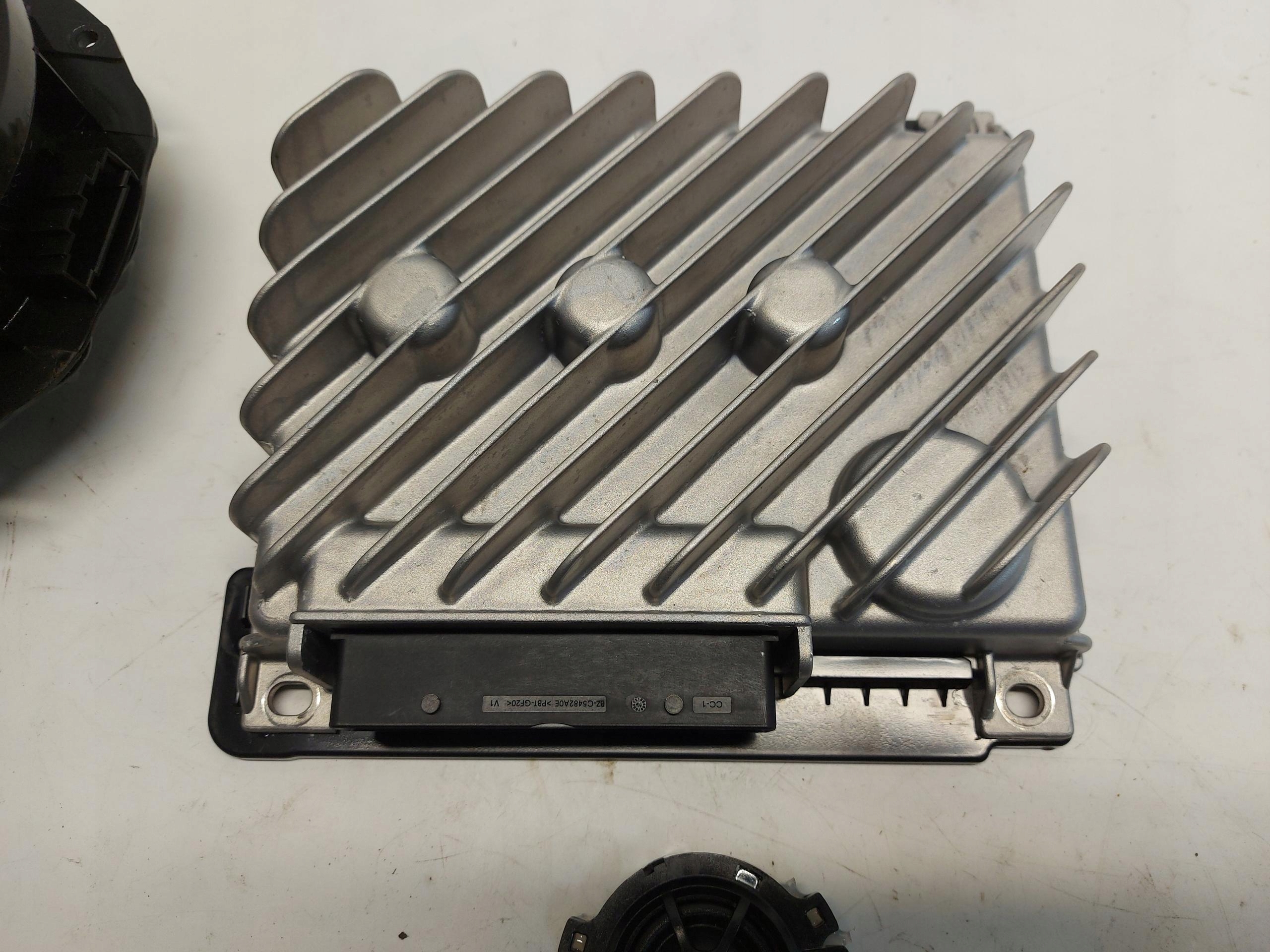 Ford Explorer VII R2KB amplifier speakers running board 11N035456