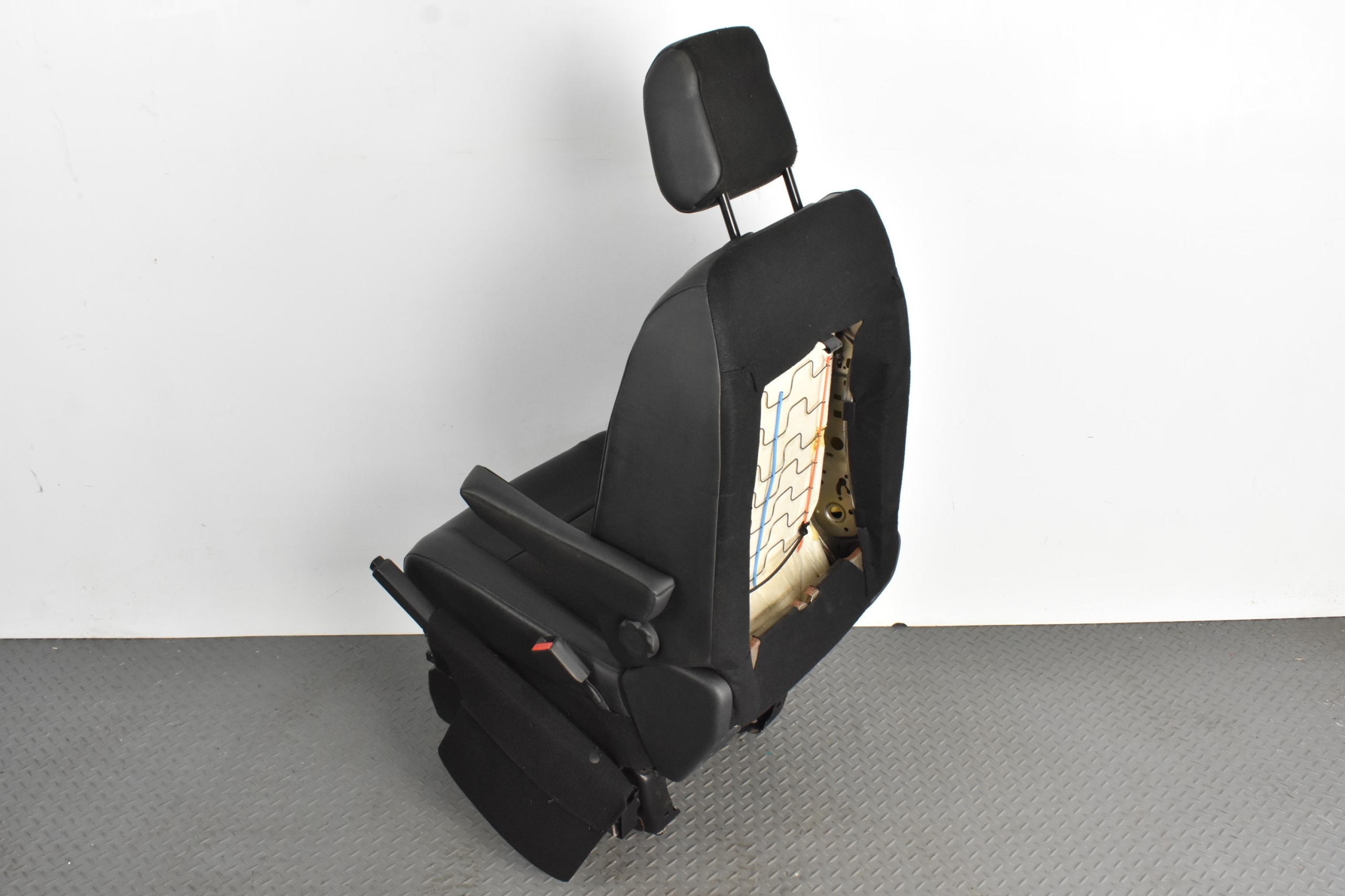 FOTEL PRAWY VIVARO C EXPERT III JUMPY III PROACE II Producent części Peugeot OE