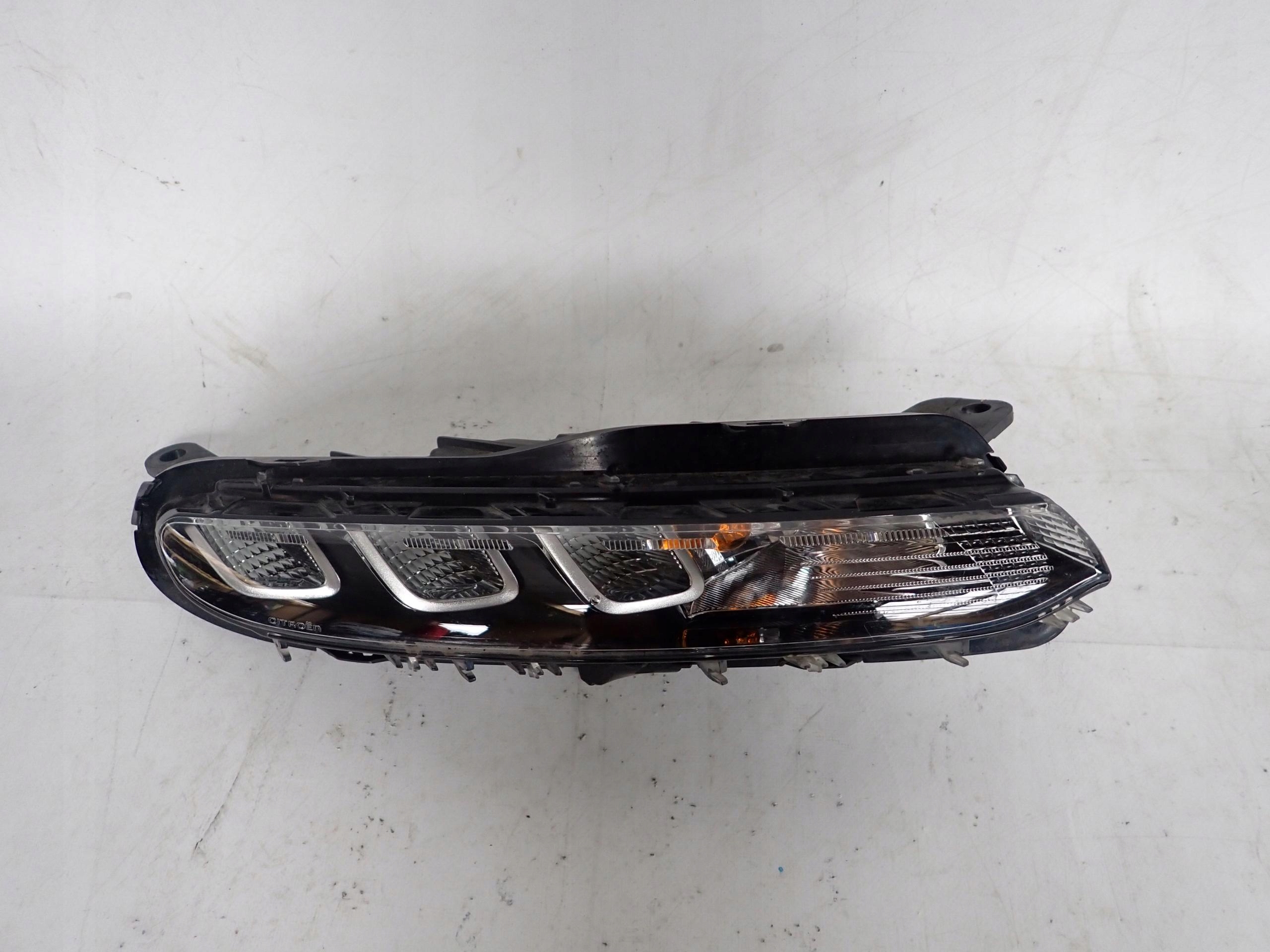 CITROEN BERLINGO IV light right front front LED 9819435580-00