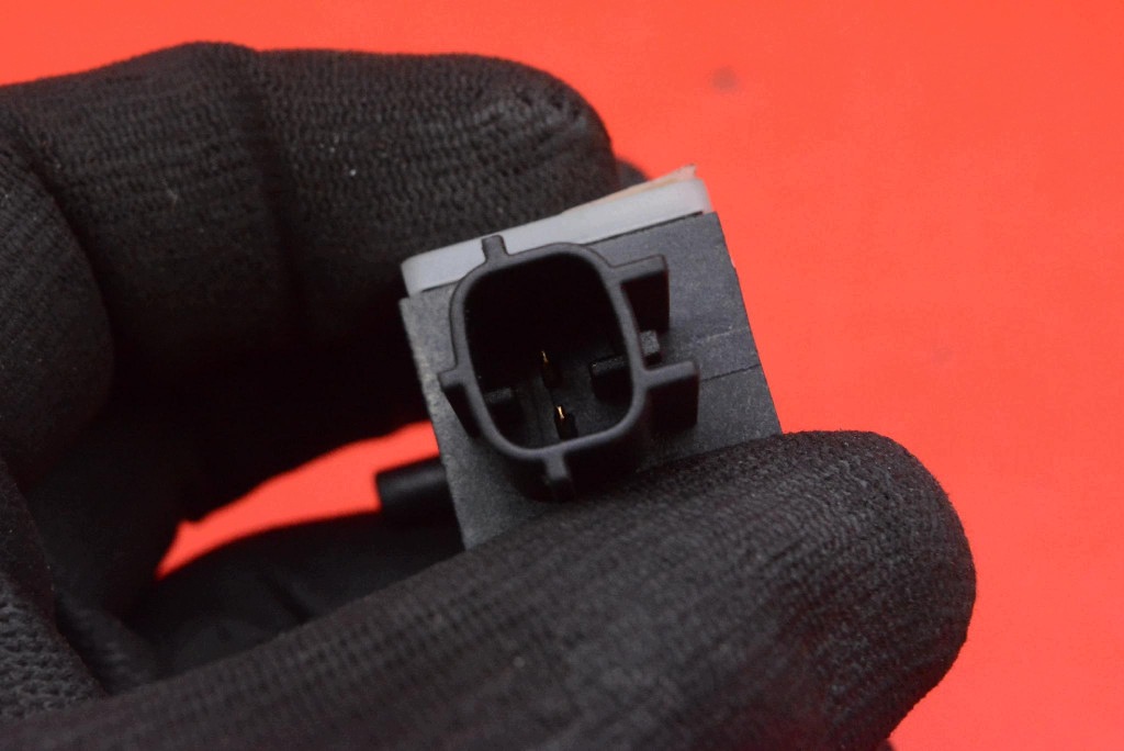 impact sensor left rear part 97061822102 PORSCHE PANAMERA 970 09-13