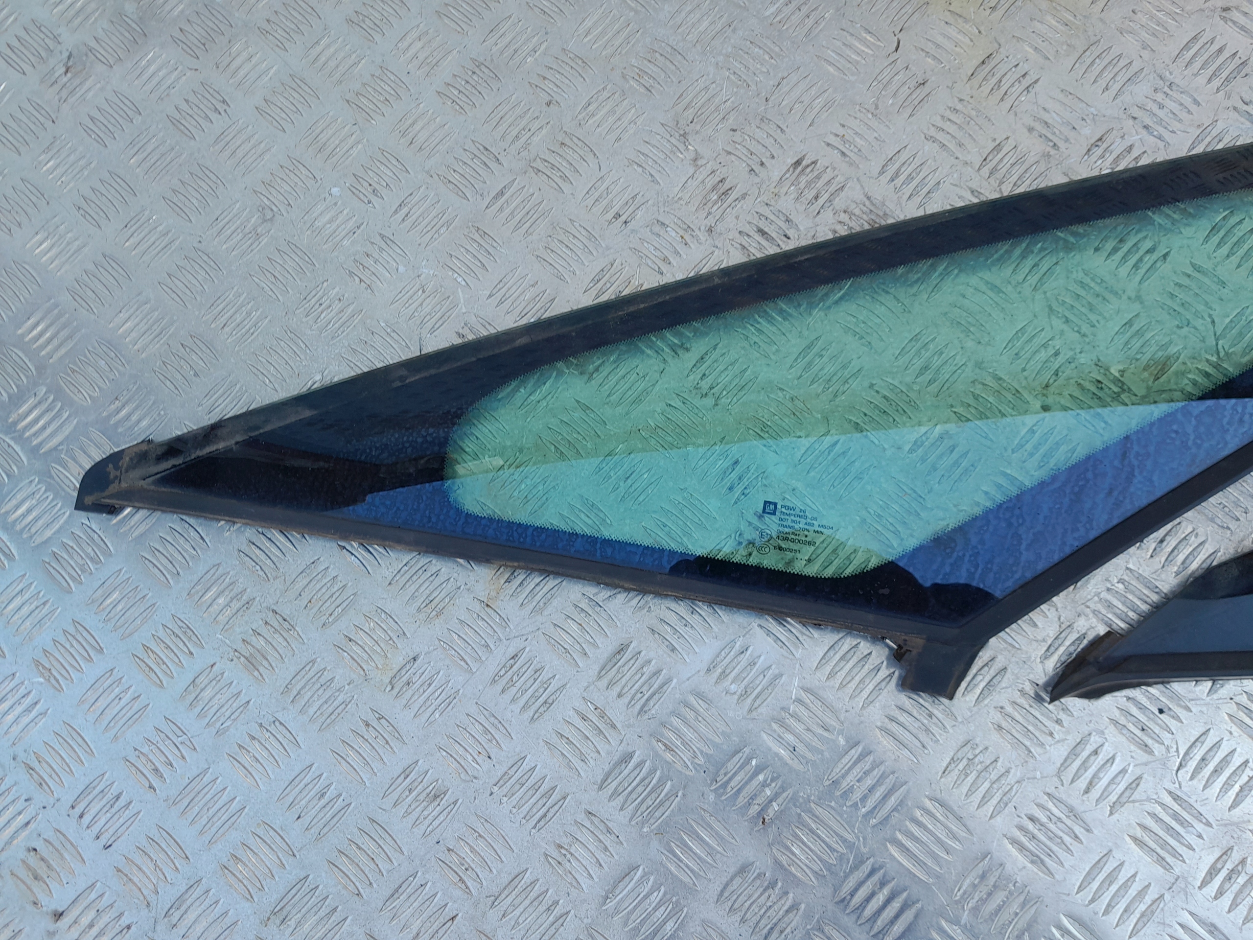 SZYBA KAROSERYJNA PRZÓD LEWA PRAWA OPEL ZAFIRA C Typ samochodu Samochody osobowe