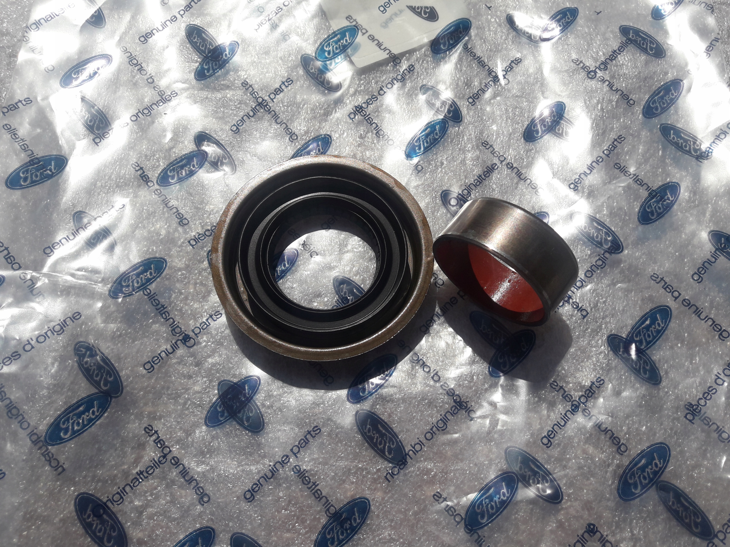 9L8Z1177G 9L8Z-1177-G - Герметик полуоси левый Escape FWD передний привод