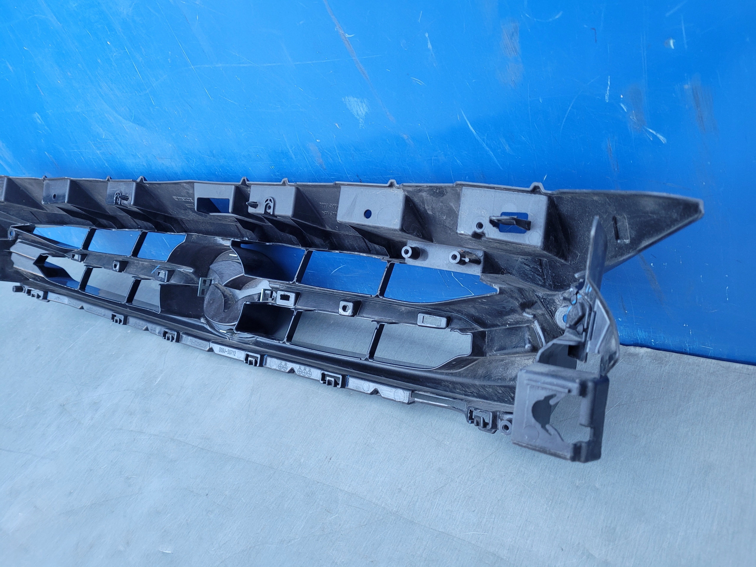 Mazda 2 DE Kühlergrill FRONTGRILL Kühlergitter D09J50712 - Thumbnail 12