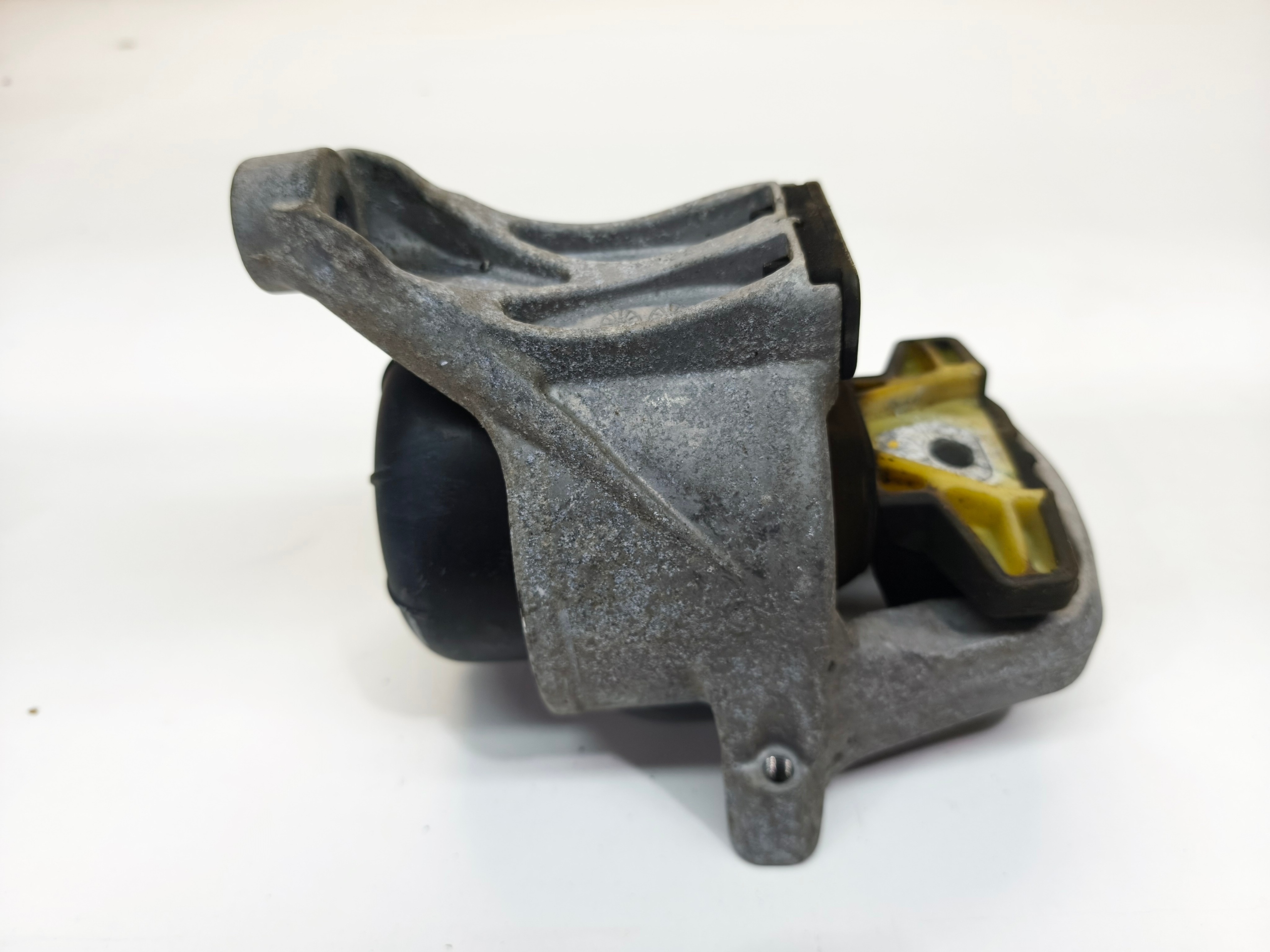 support engine mount right AUDI A4 B9 A5 8W 2.0 TFSI 8W0199372CR