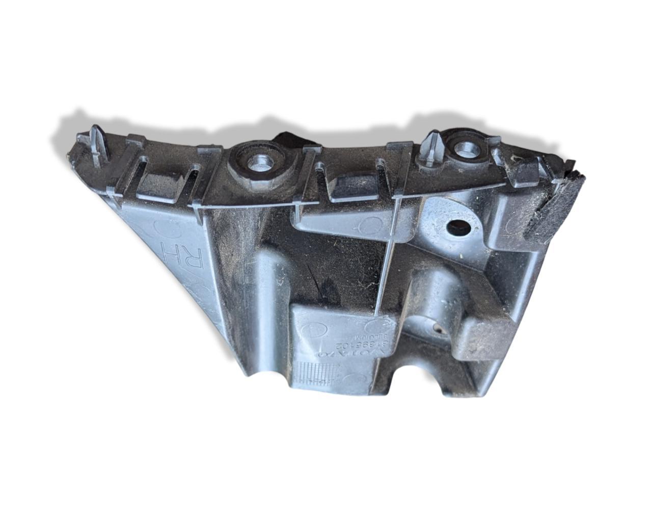 support holder of a bumper front right side Volvo V40 Cross Country 2013
