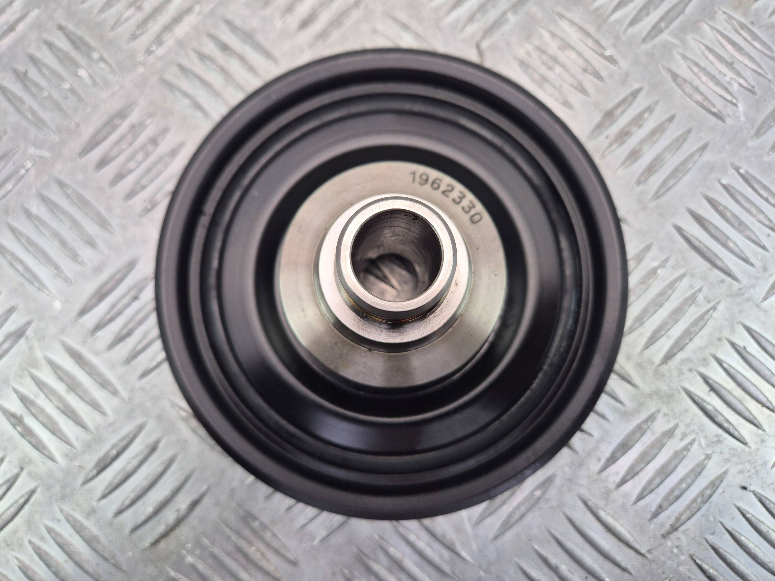 BMW X1 E84 xDrive 28i crank pulley 1962330 N20B20A