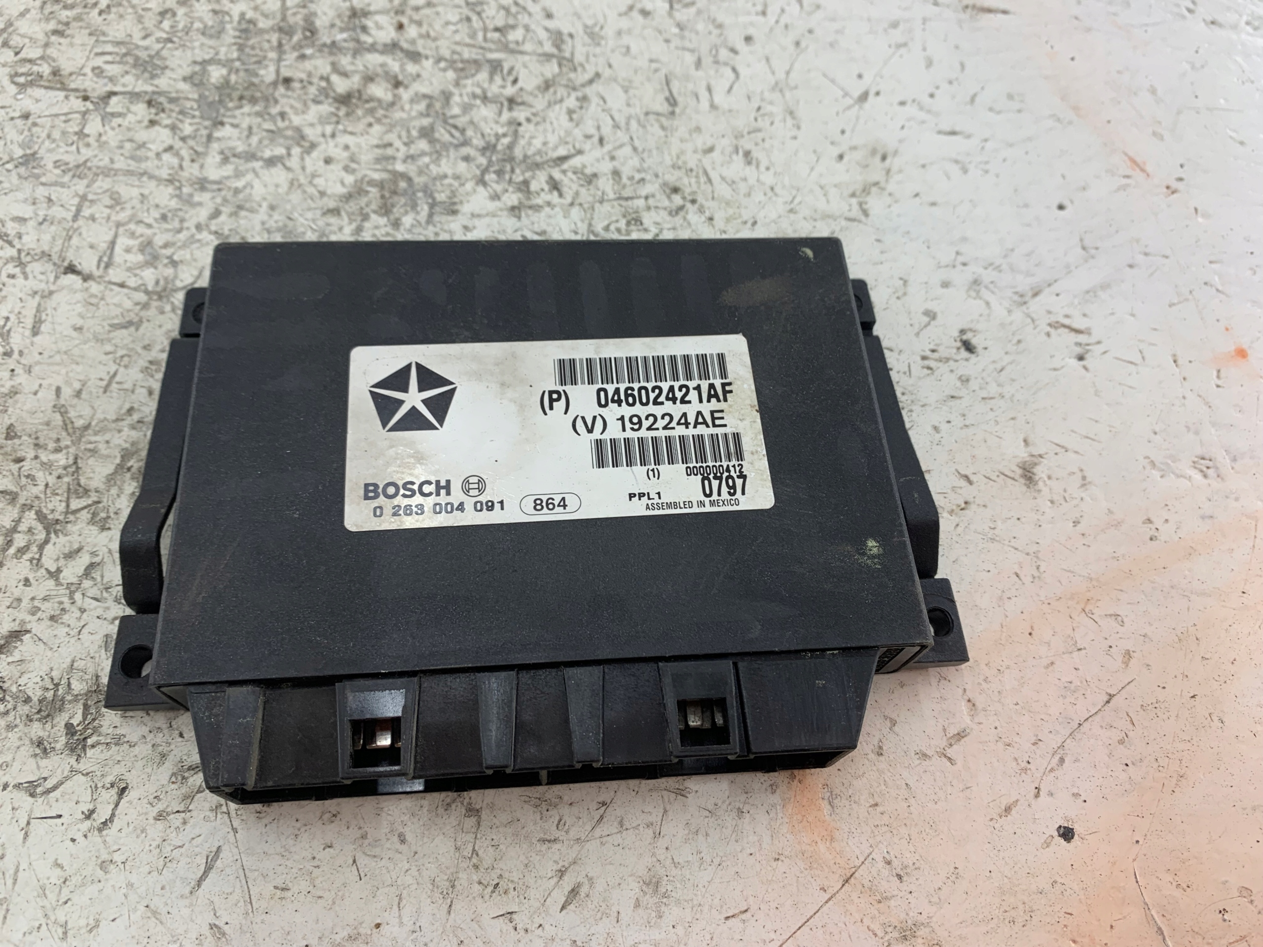 CHRYSLER 300C module unité de commande électronique uce PDC capteurs stationnement 04602421AF