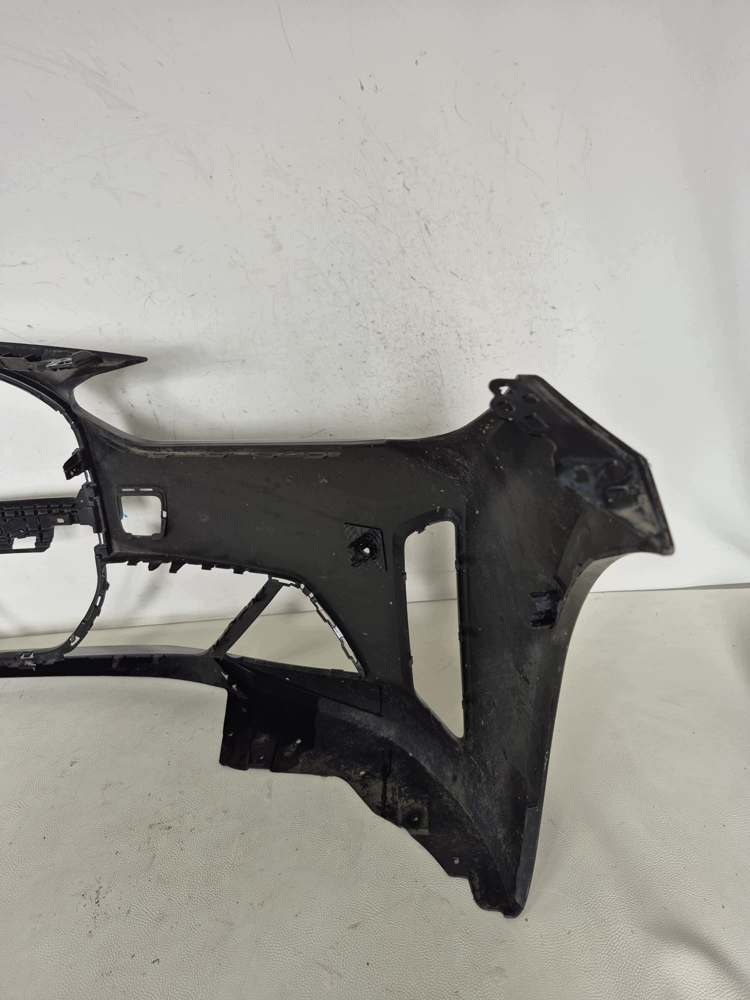 BMW I4 G26 ZWYKLY BASIC 21- bumper front front PDC 8738585
