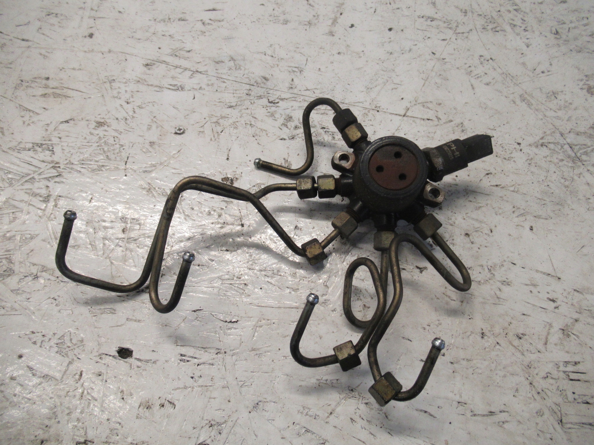 ROZDZIELACZ PALIWA RENAULT KANGOO 1 1.5D