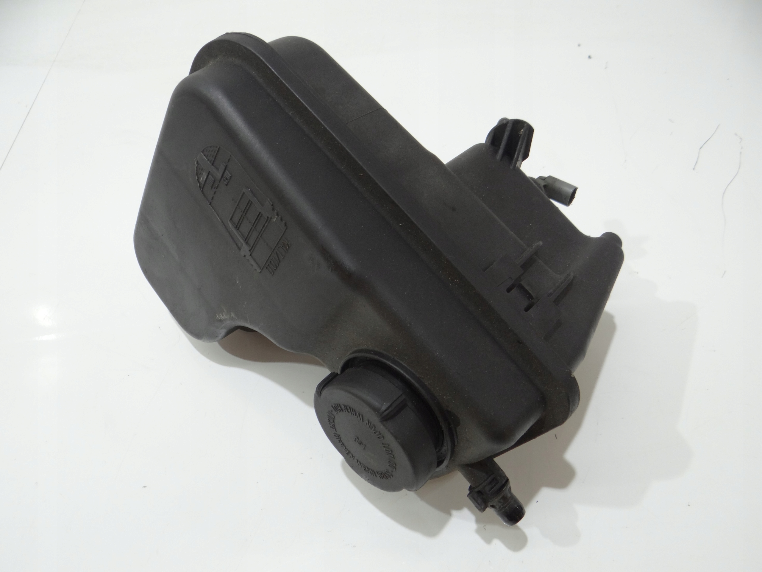 Réservoir eau BMW E60 E61 LCI N47 7800293 (4614953)