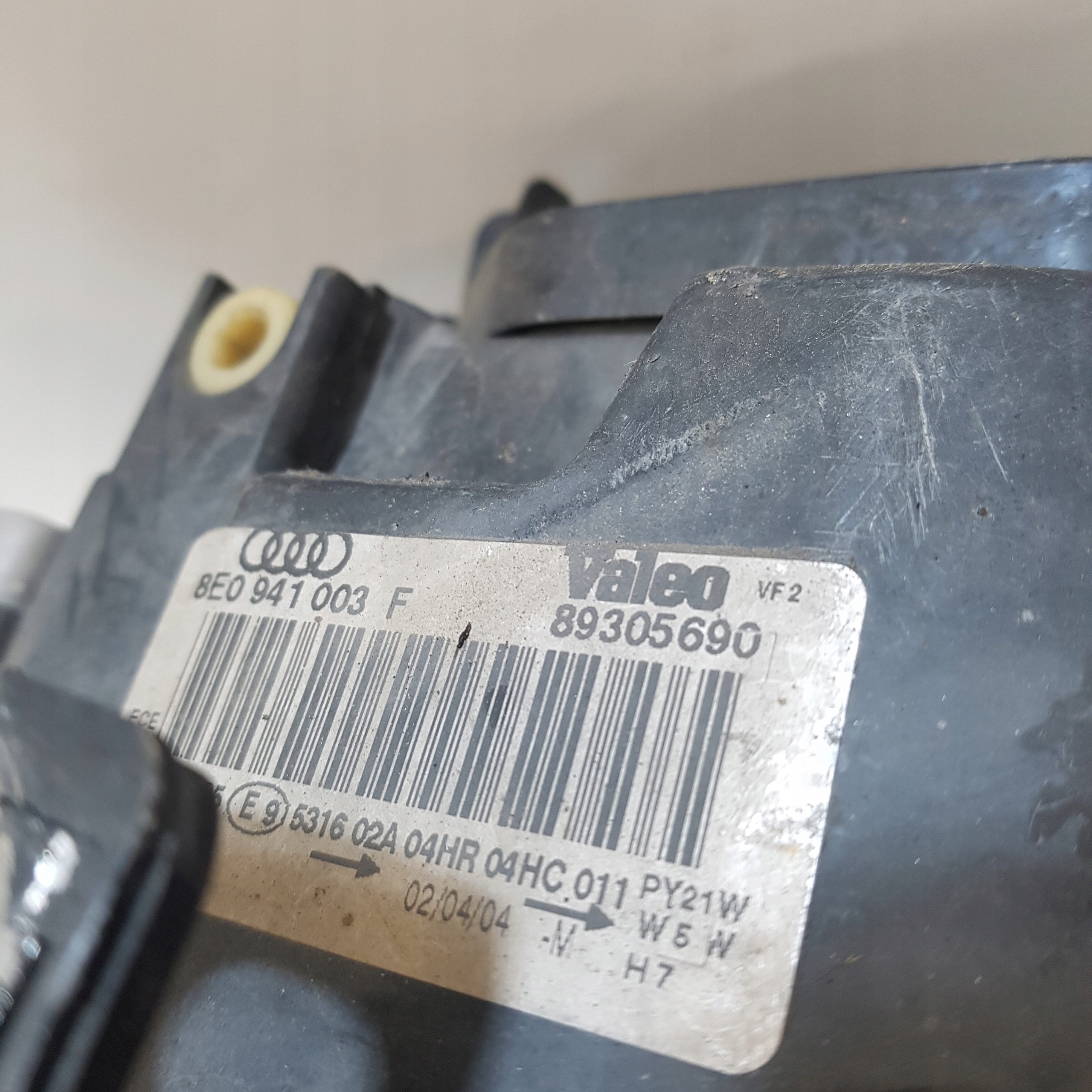 light left front AUDI A4 B6 8E0941003F 89305690