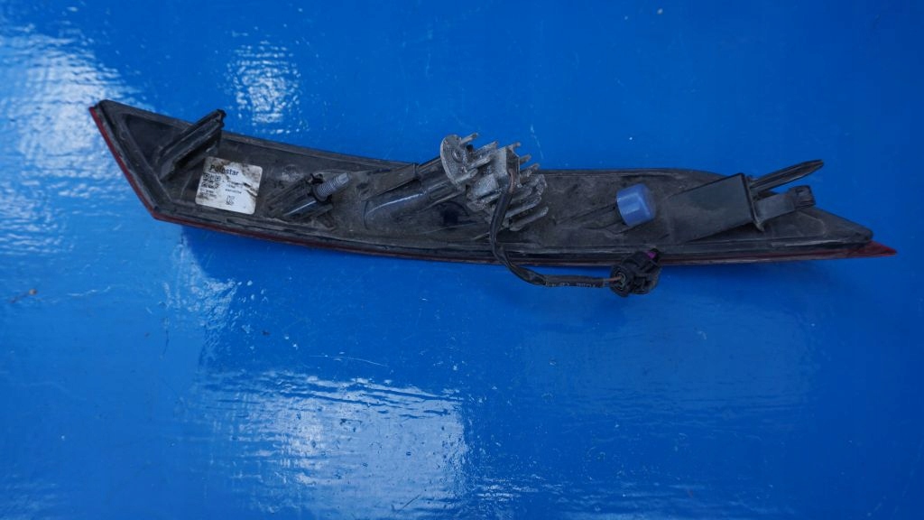 VOLVO POLESTAR 2 - light rear left fog light