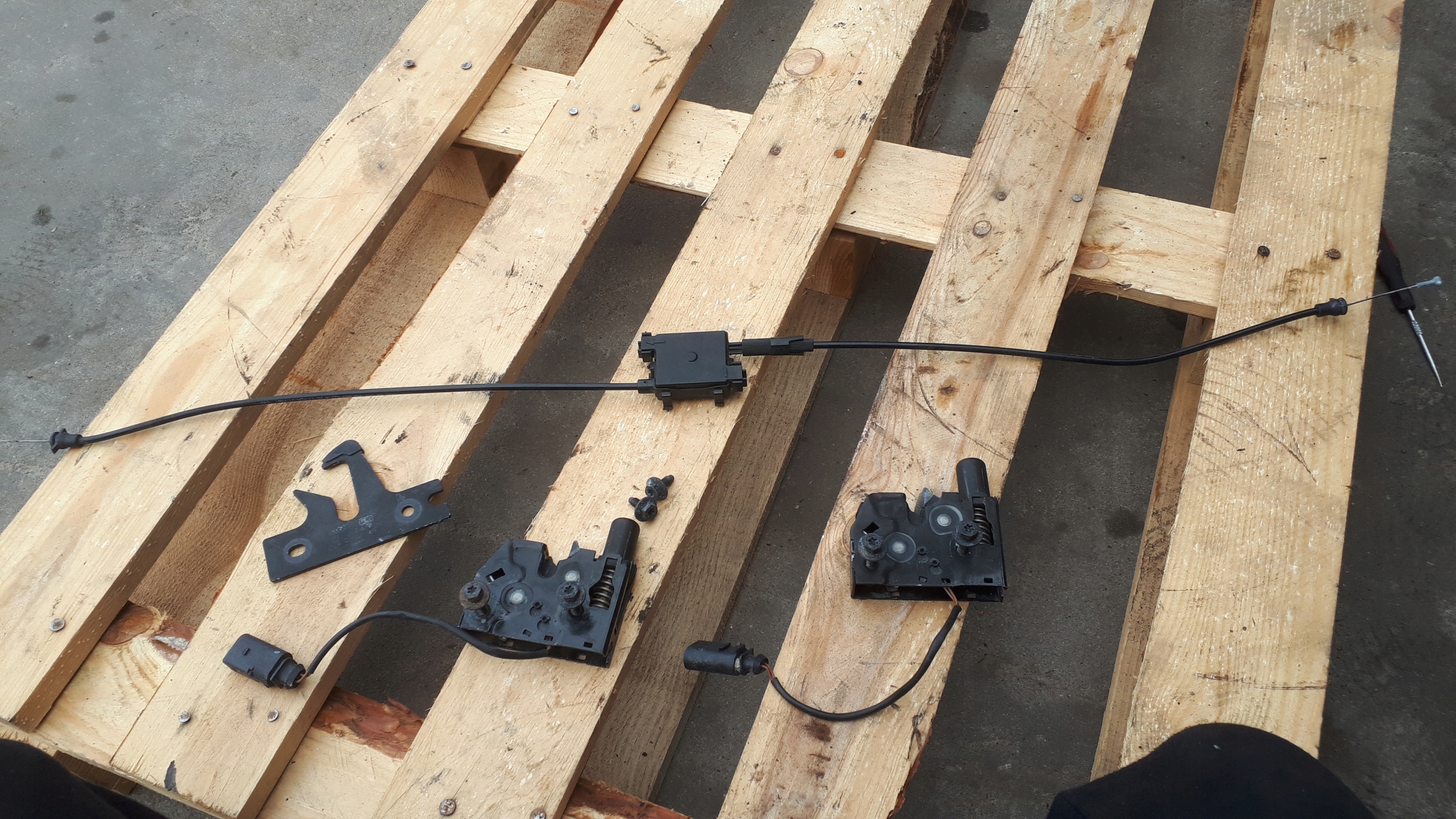 S6 C7 A6 замок капота левый правый трос шнура A7 4G