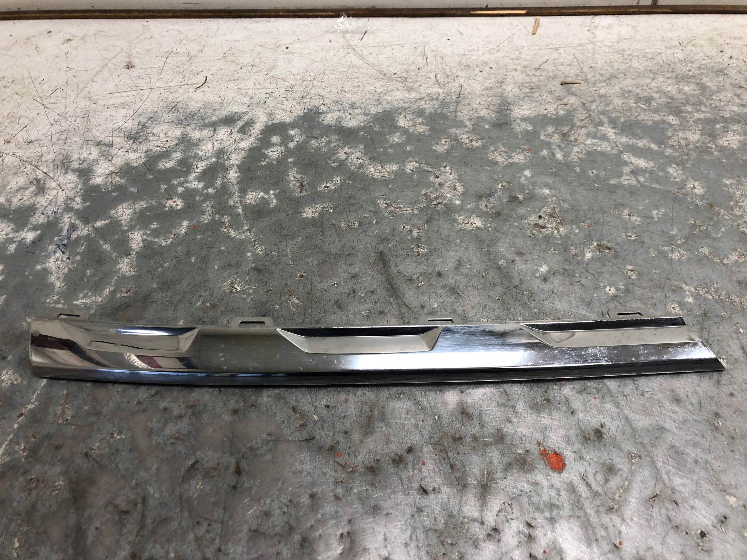 lišta CHROM GRILLA pravá VW TIGUAN II 5NA853768A