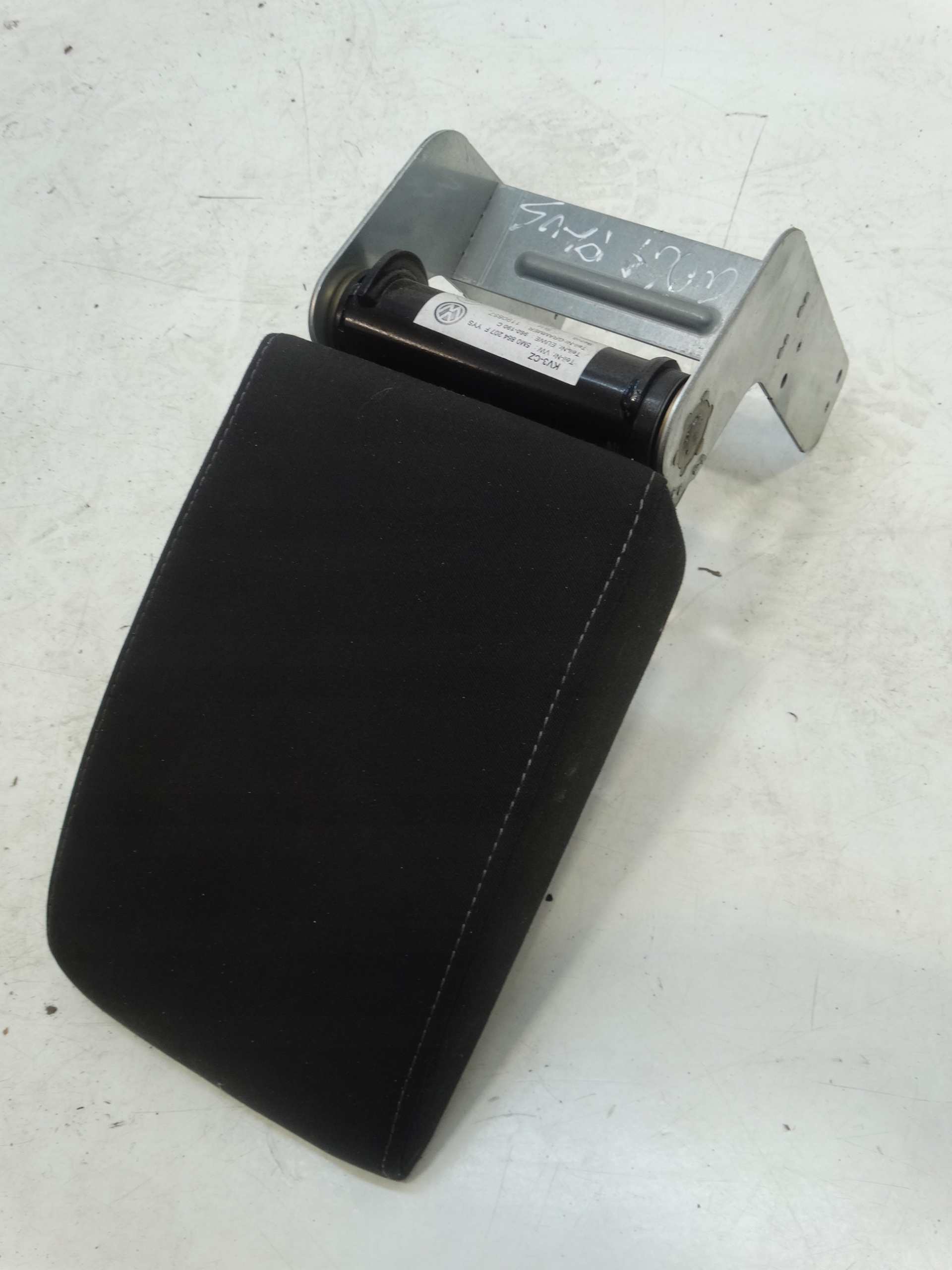 armrest central VOLKSWAGEN GOLF VI plus LIFT 5M0864207F