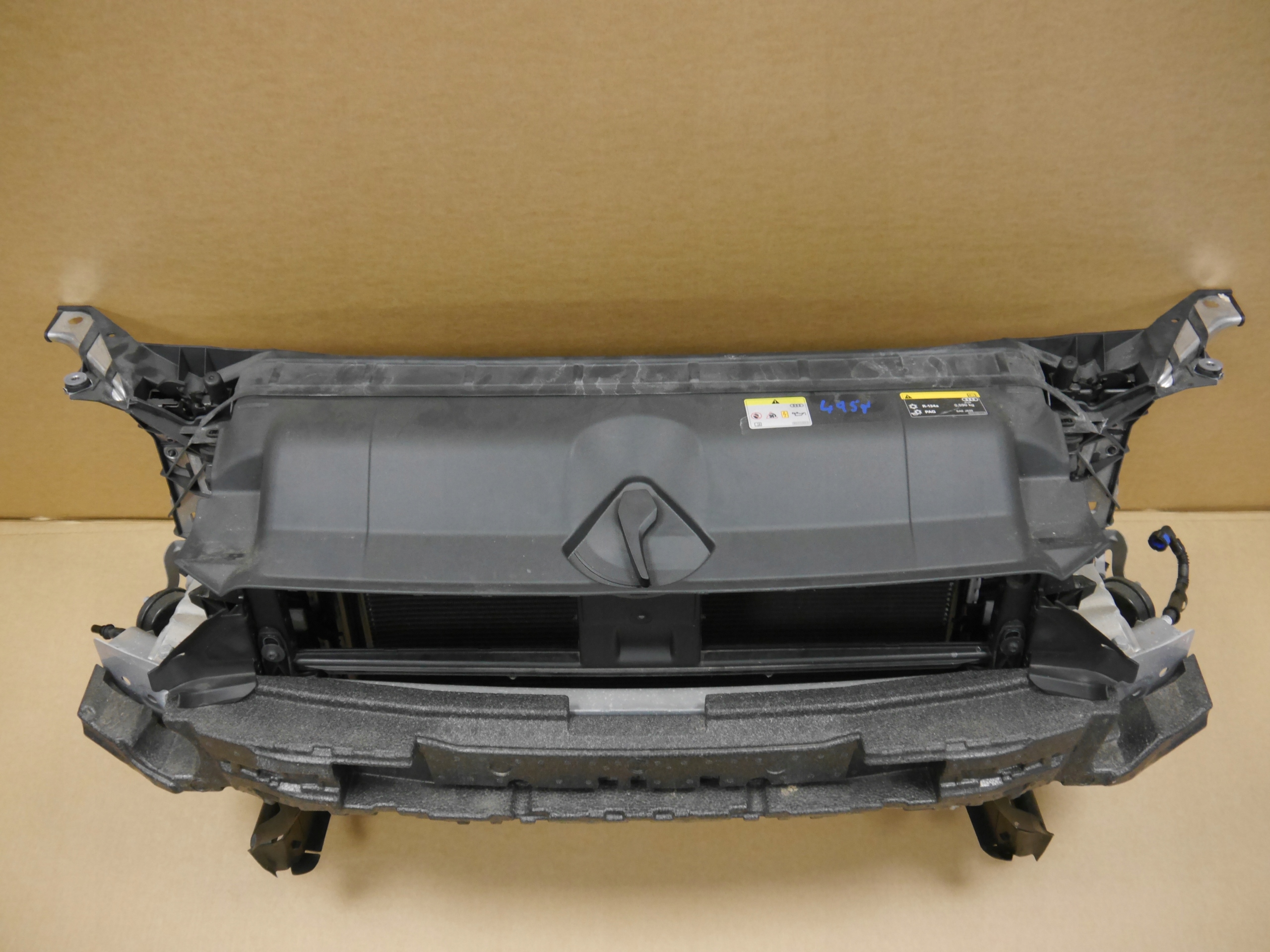 AUDI A4 A5 8W PAS PRZEDNI CHŁODNICE 35 TFSI Producent części Audi OE