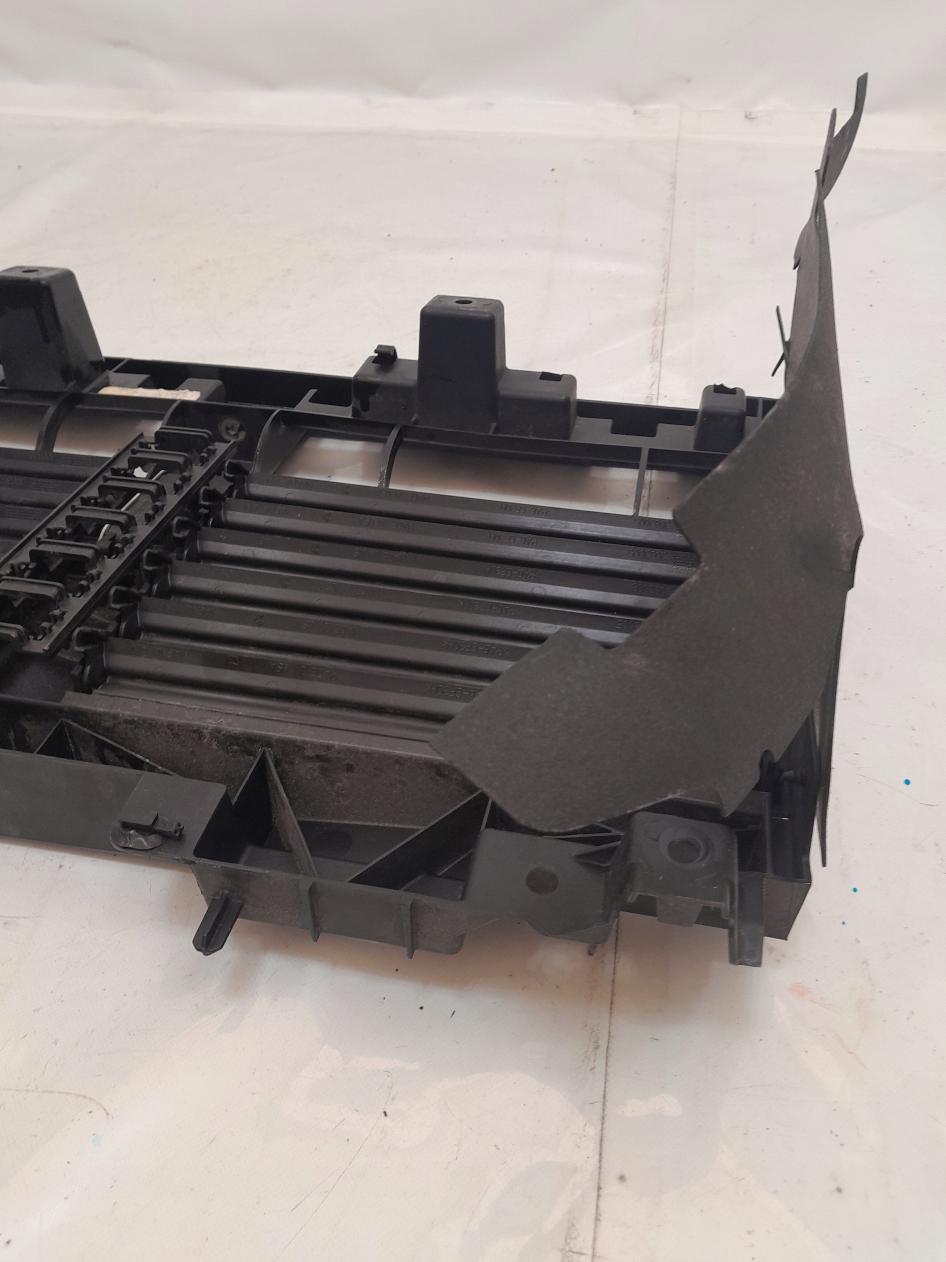 Dodge RAM 19- жалюзь радиатора америка